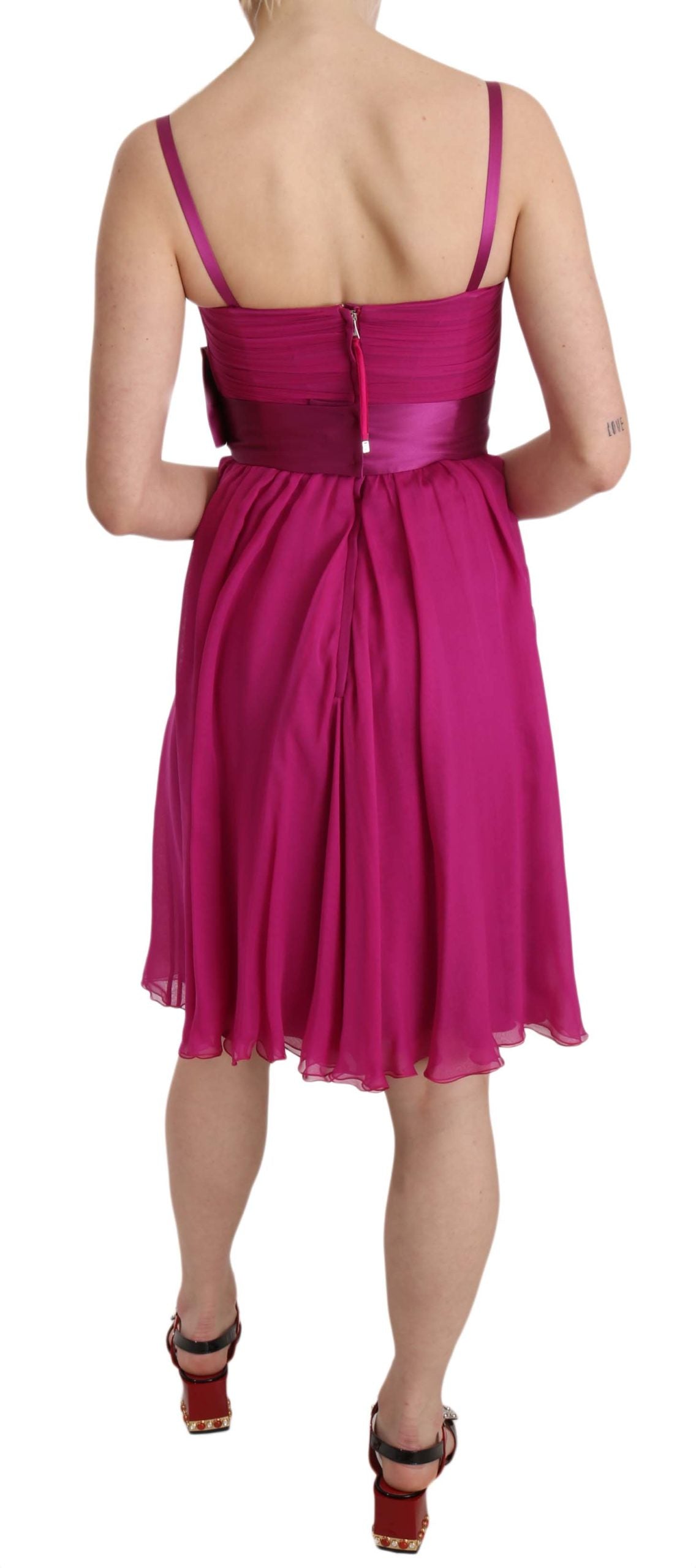 Dolce & Gabbana Elegante vestido delantero con lazo de seda rosa fucsia
