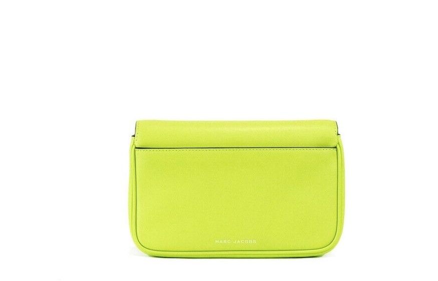 Marc Jacobs The J Marc Green Glow Smooth Leather Shoulder Crossbody Handbag – par Marc Jacobs | Disponible sur Sandy Store ByNet