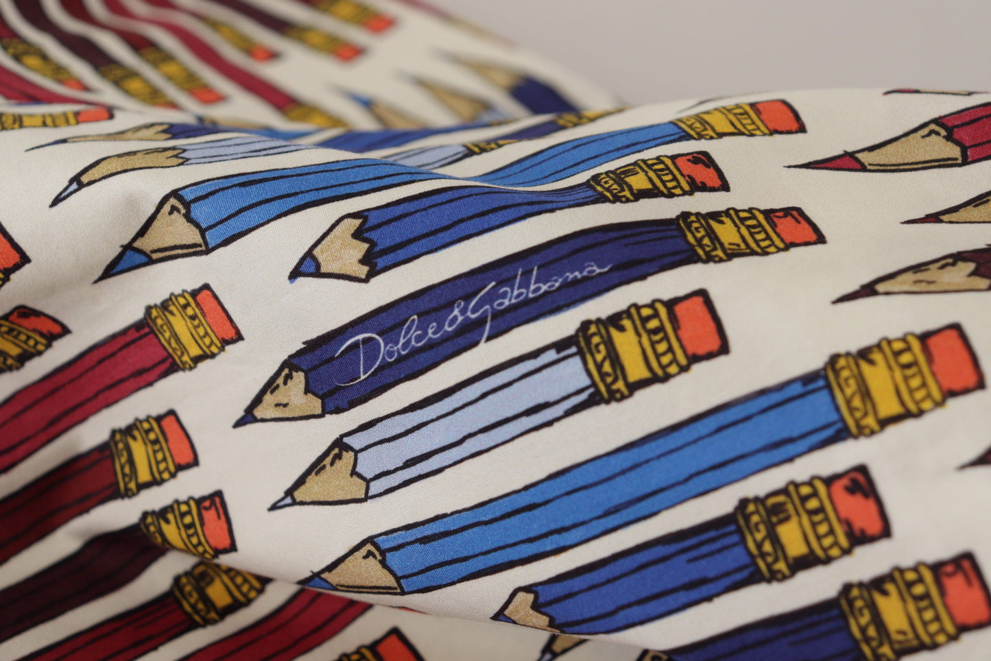 Dolce & Gabbana Blusa de manga corta con estampado de lápiz blanco Chic