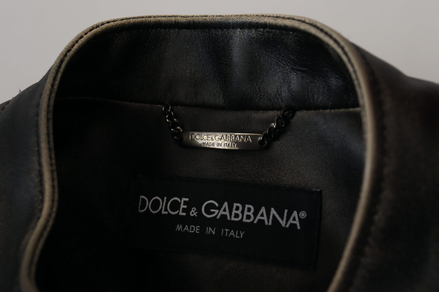 Dolce & Gabbana Elegante chaqueta de cuero negra con detalles plateados