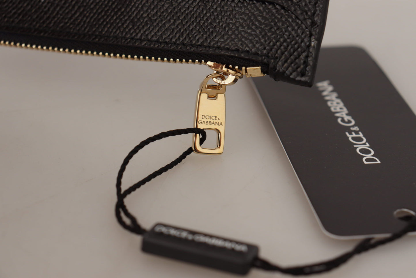 Dolce & Gabbana Elegante Monedero de Piel con Cierre de Cremallera