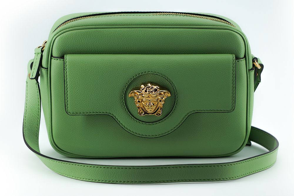 Versace Elegant Mint Green Leather Camera Case Bag – par Versace | Disponible sur Sandy Store ByNet