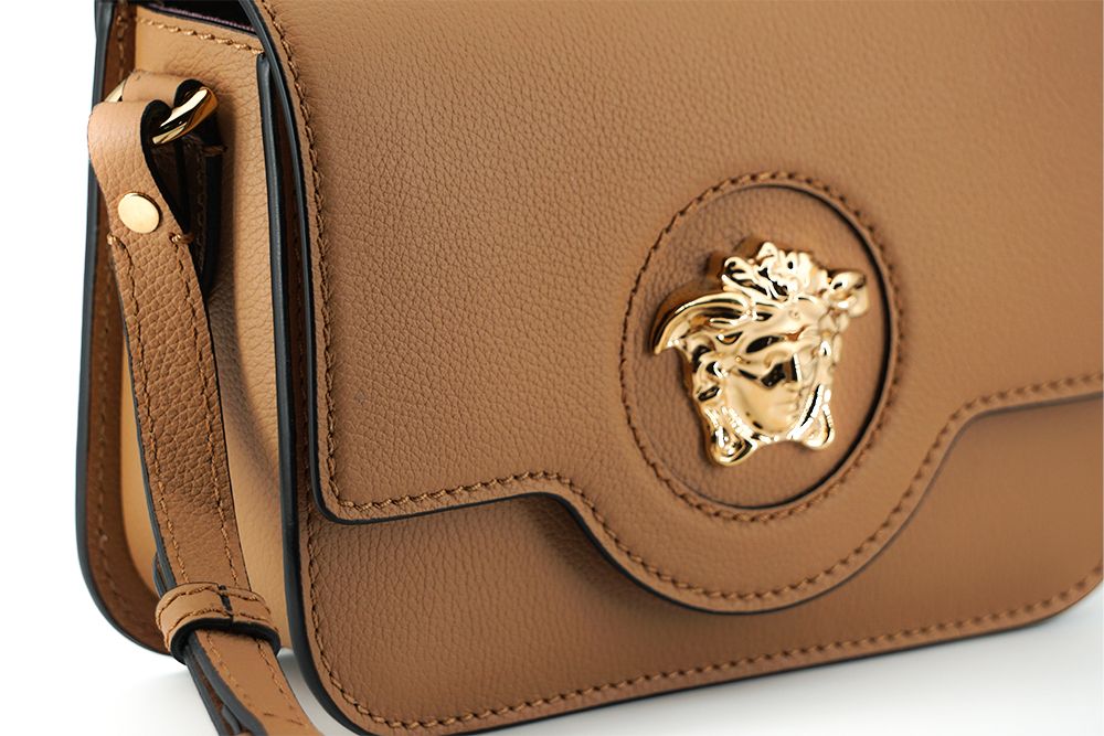 Versace Elegant Calf Leather Shoulder Bag in Brown – par Versace | Disponible sur Sandy Store ByNet