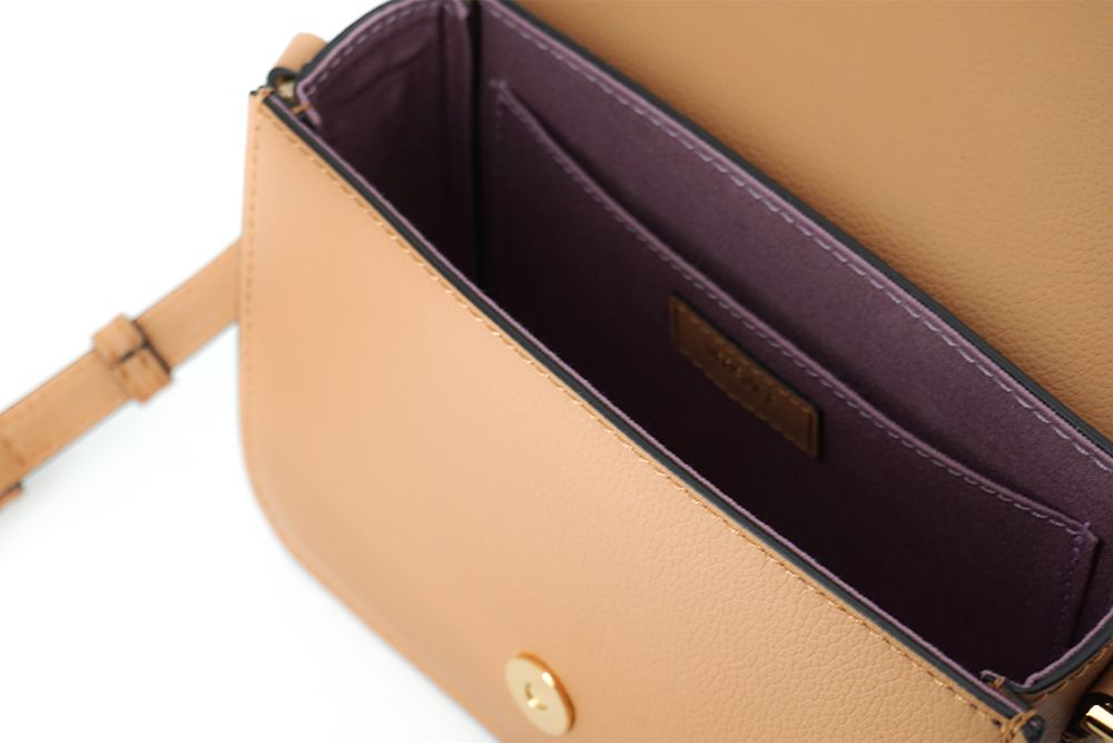 Versace Elegant Calf Leather Shoulder Bag in Brown – par Versace | Disponible sur Sandy Store ByNet