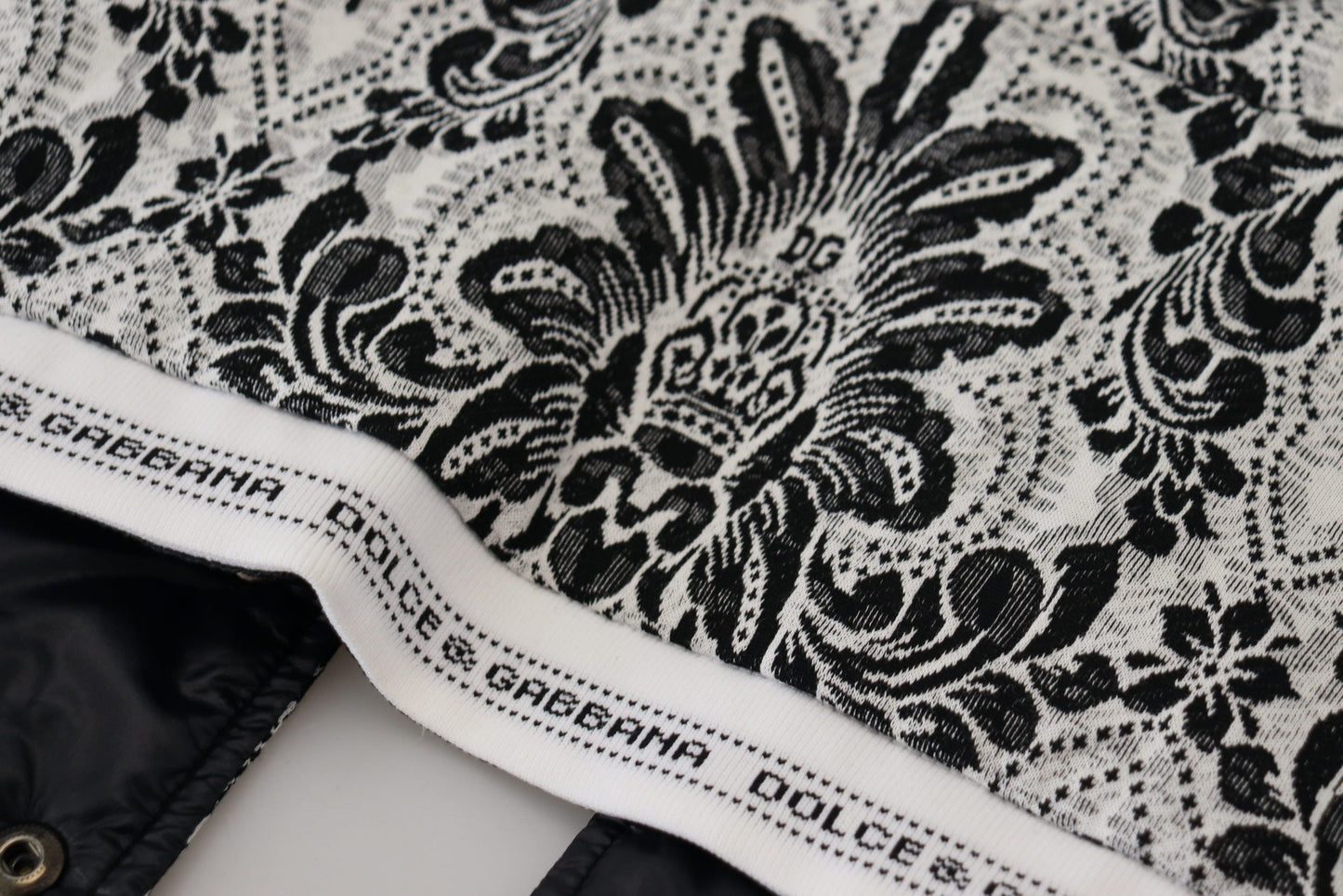Dolce & Gabbana Gorro cruzado elegante de algodón floral para toda la cabeza