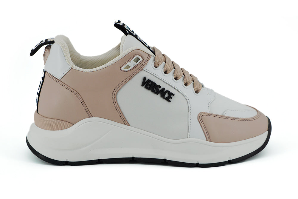 Versace Powder Pink Splendor Sneakers – EU36/US6 par Versace | Disponible sur Sandy Store ByNet