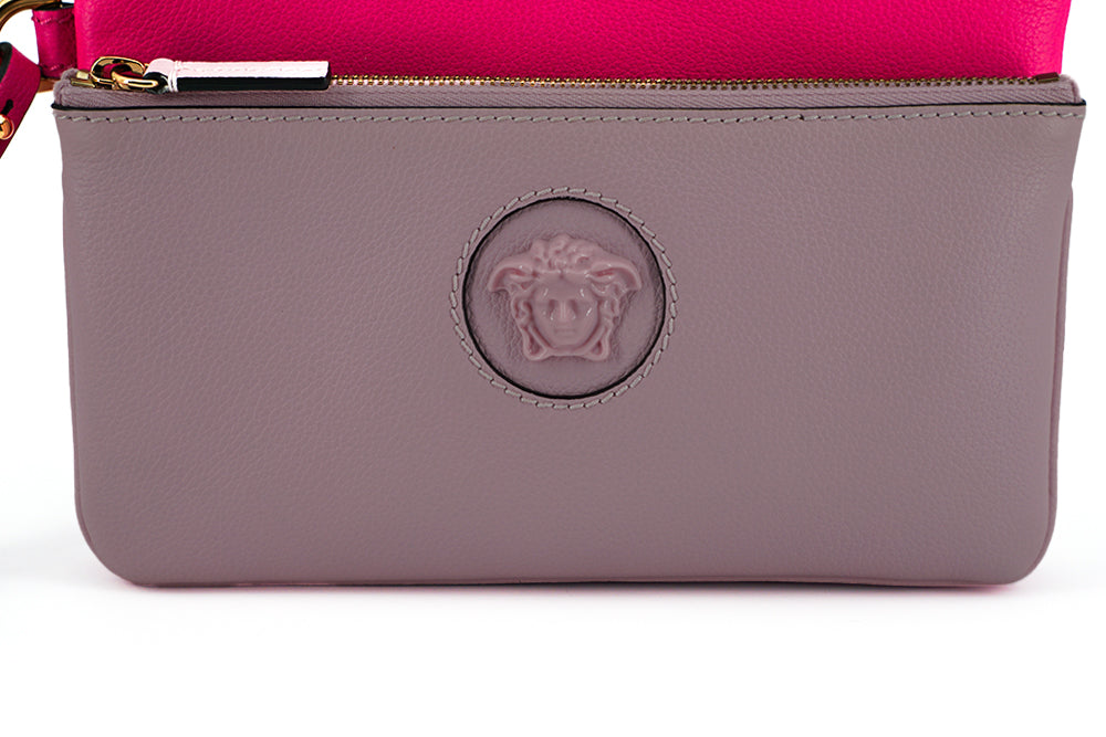 Versace Elegant Pink Leather Pouch Clutch – par Versace | Disponible sur Sandy Store ByNet