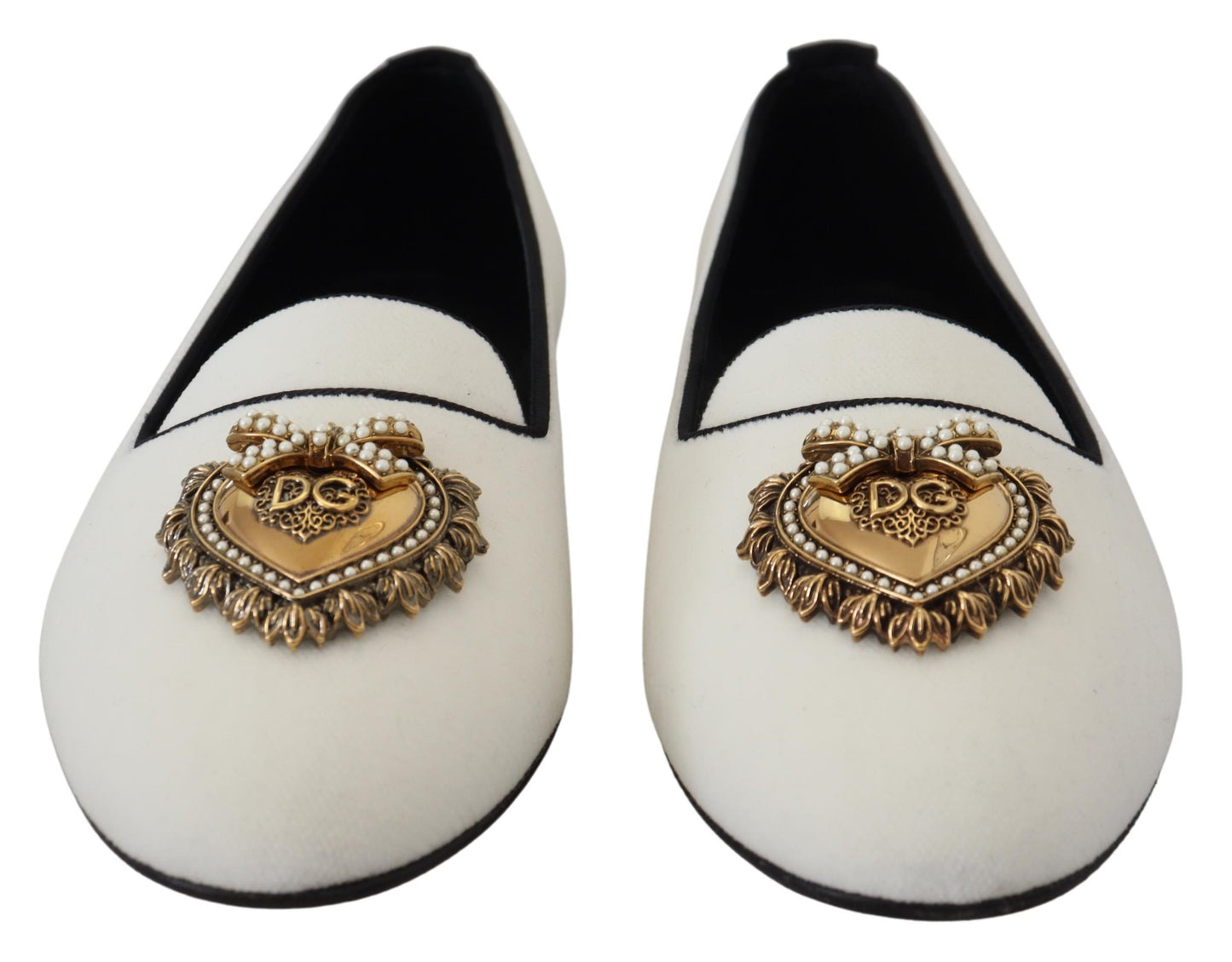 Dolce & Gabbana Elegantes mocasines de terciopelo blanco con detalle de corazón dorado