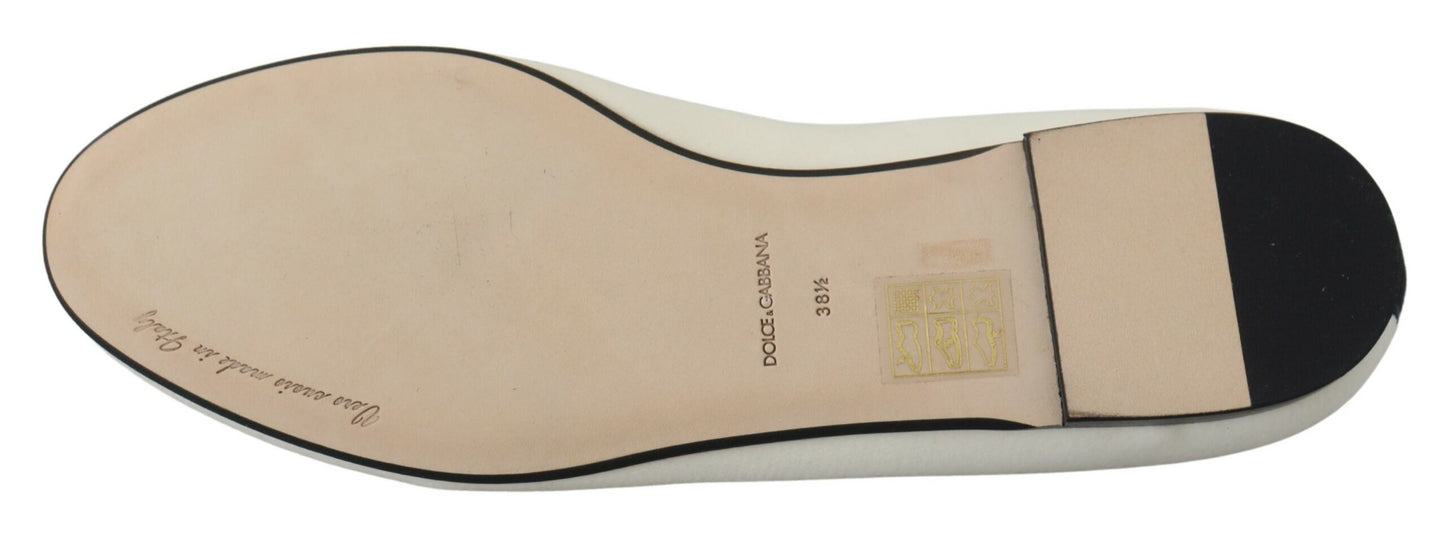 Dolce & Gabbana Elegantes mocasines de terciopelo blanco con detalle de corazón dorado