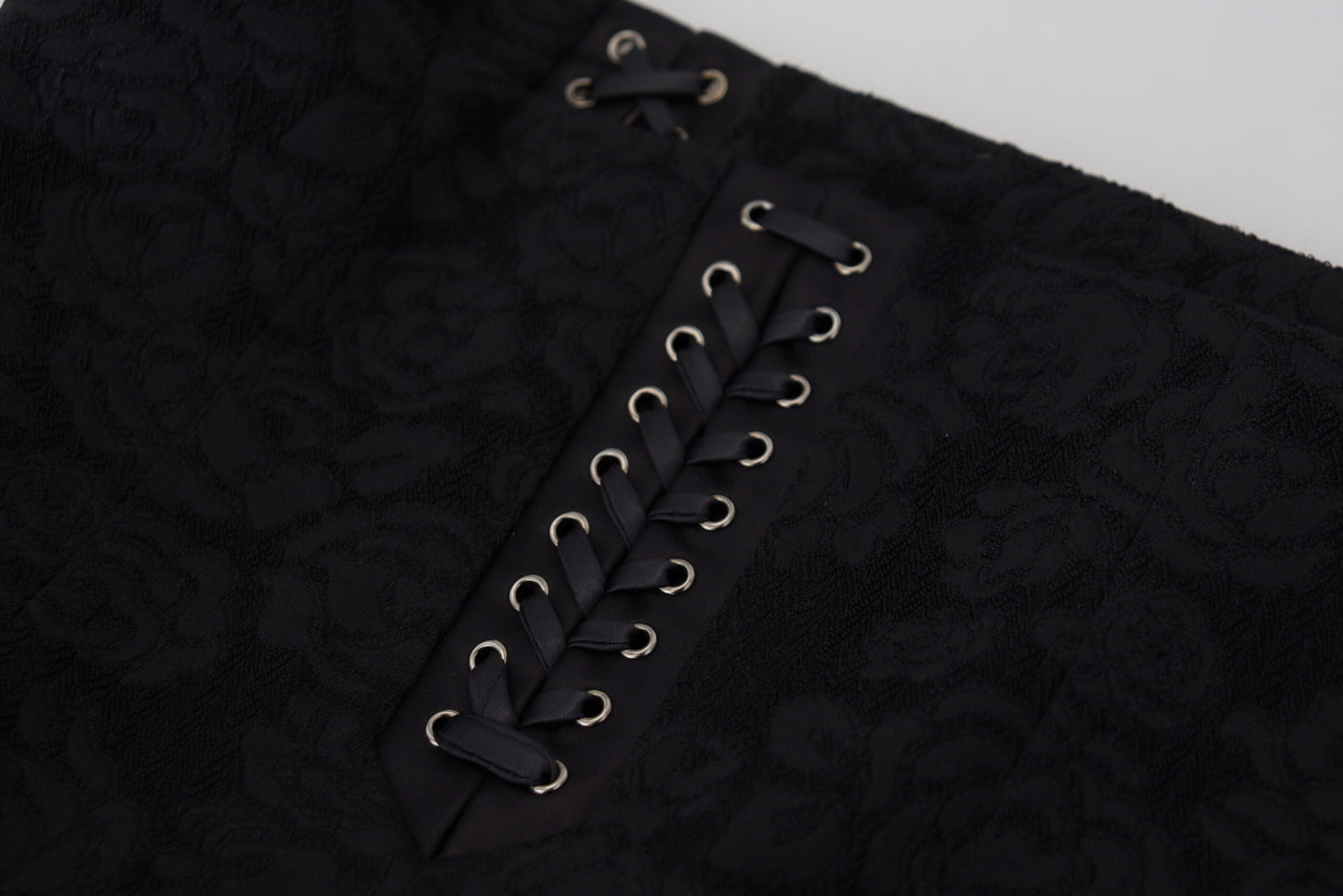 Dolce & Gabbana Elegante falda negra de cintura alta con forro de seda