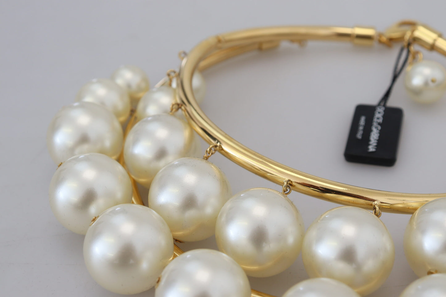 Dolce & Gabbana Élégant collier ras du cou doré orné de fausses perles