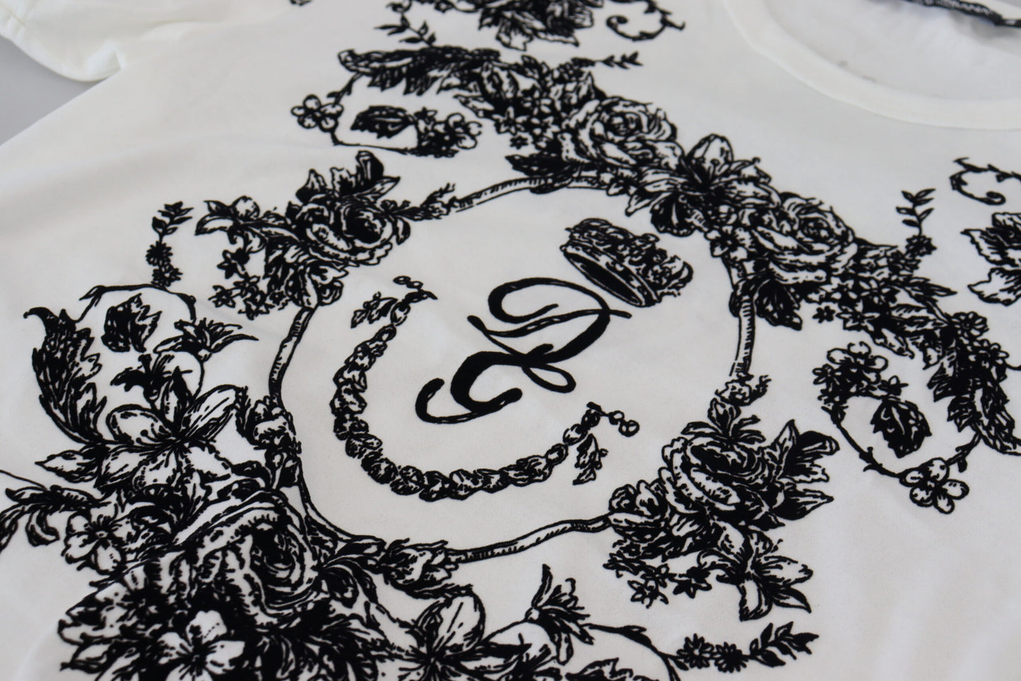Dolce & Gabbana Camiseta elegante con corona floral