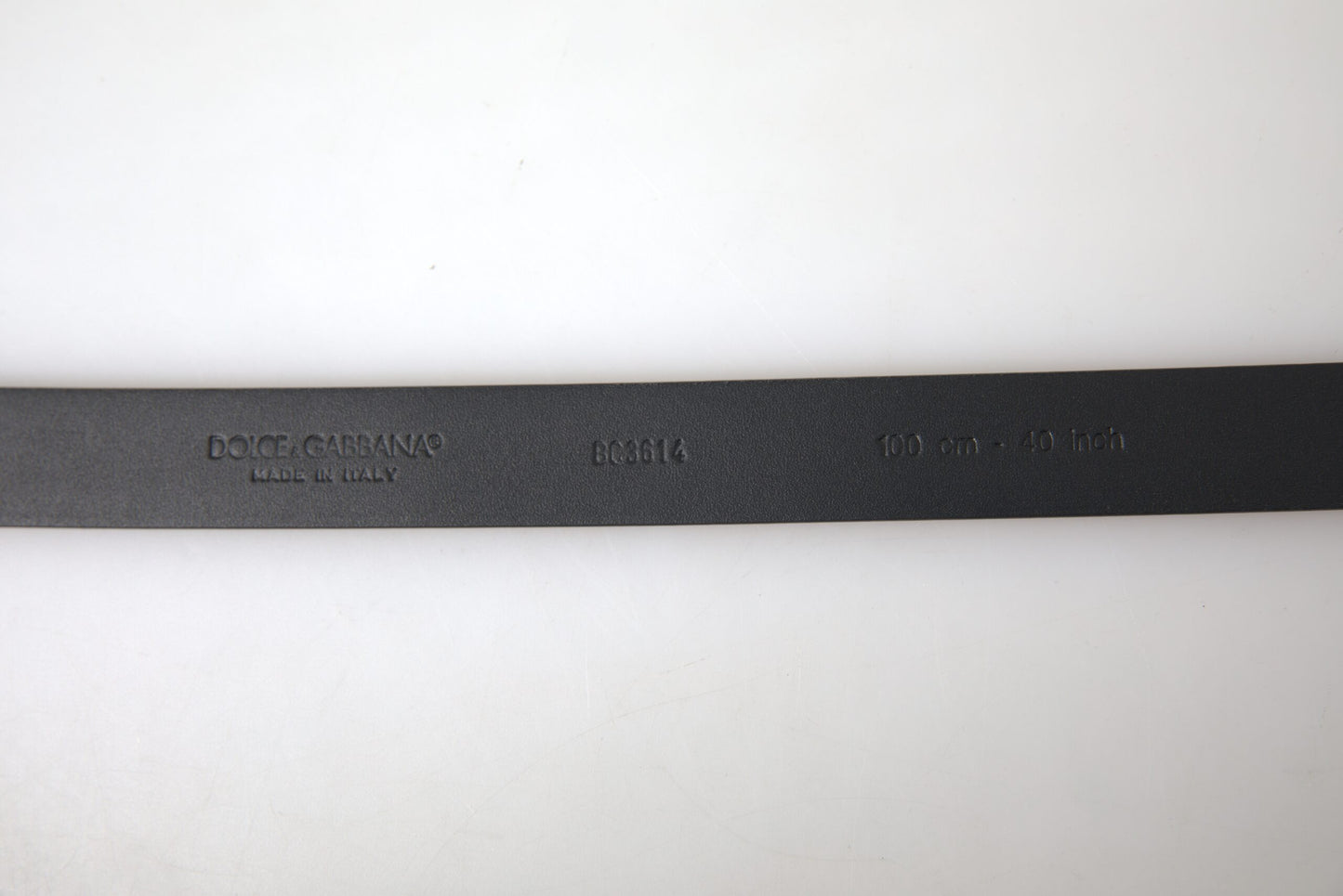 Dolce & Gabbana Elegante Cinturón de Piel Burdeos con Hebilla de Metal