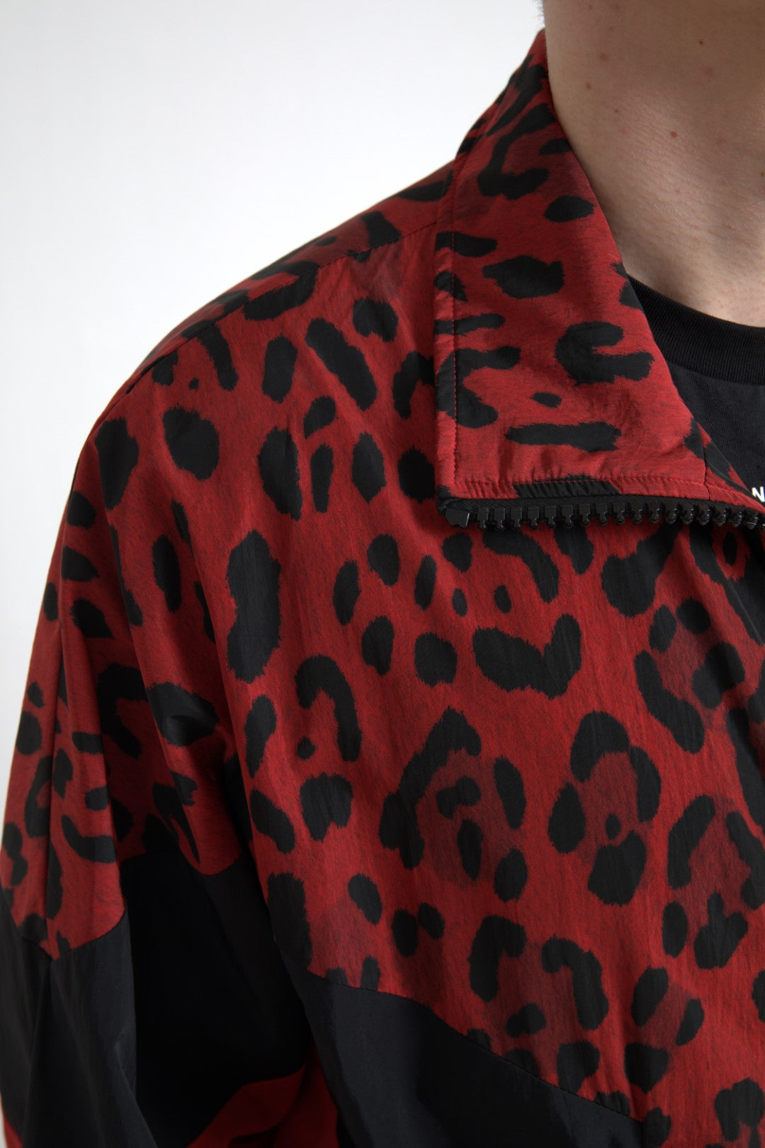 Dolce & Gabbana Chaqueta tipo suéter con cremallera de leopardo rojo