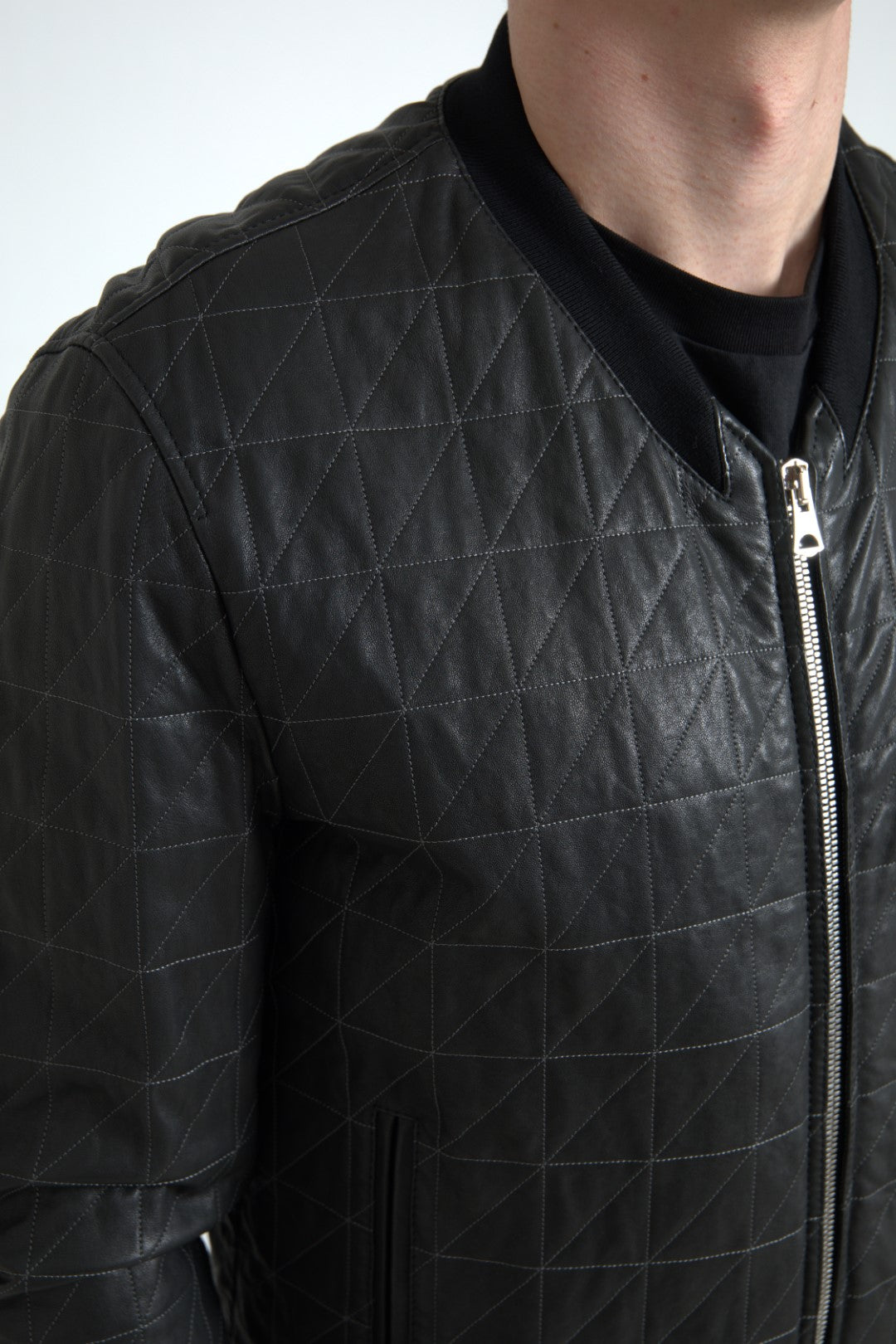 Dolce & Gabbana Elegante chaqueta bomber de cuero negra