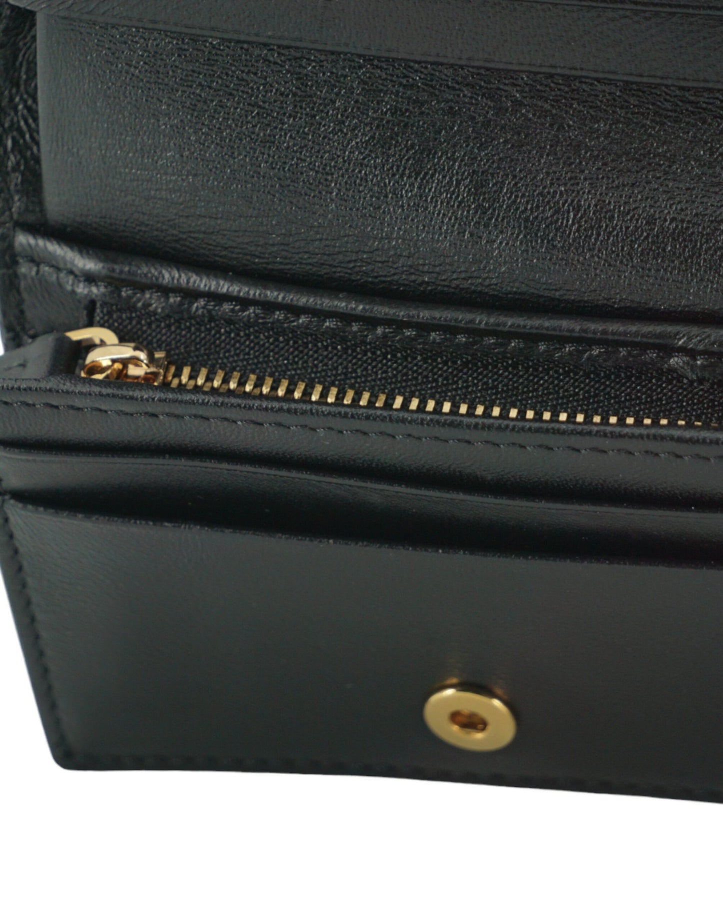 Versace Elegant Compact Leather Wallet in Brown – par Versace | Disponible sur Sandy Store ByNet