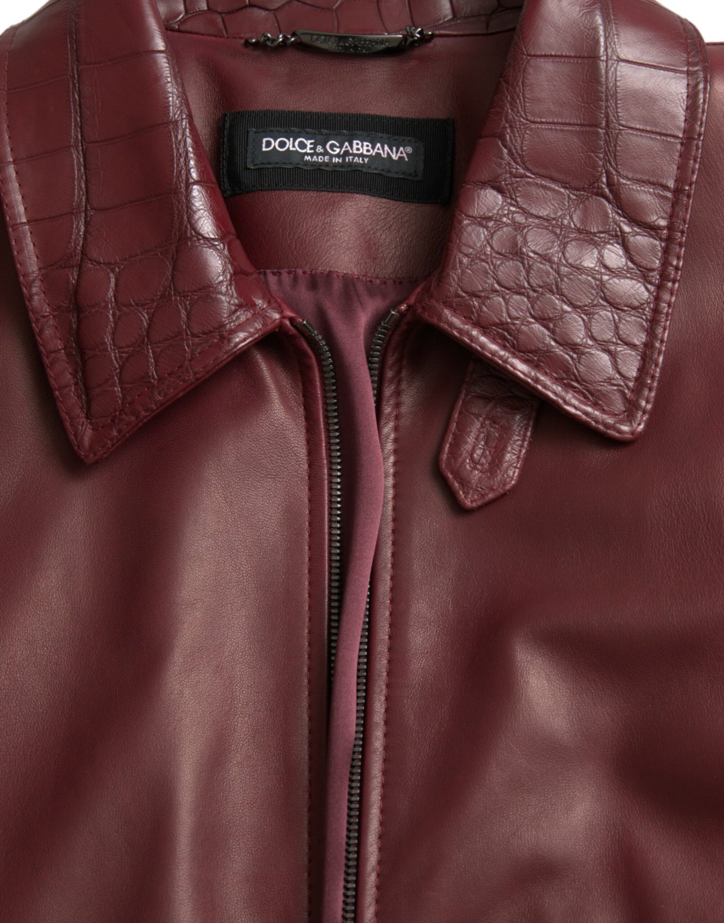 Dolce & Gabbana Chaqueta motera con cremallera de cuero exótico granate