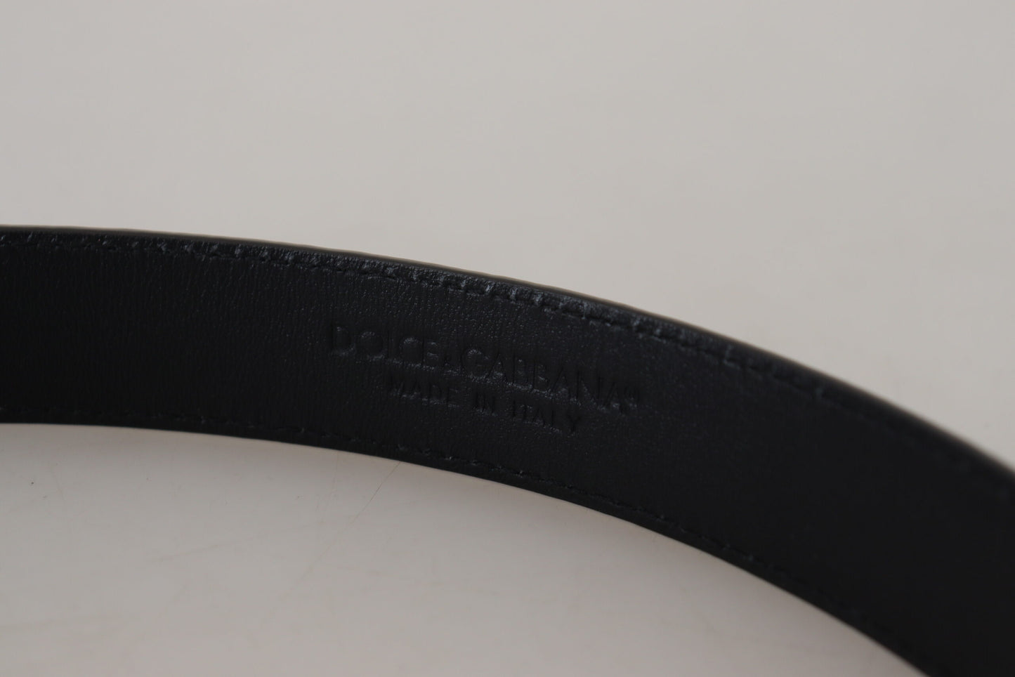 Dolce & Gabbana Cinturón con hebilla de metal dorado de cuero exótico negro