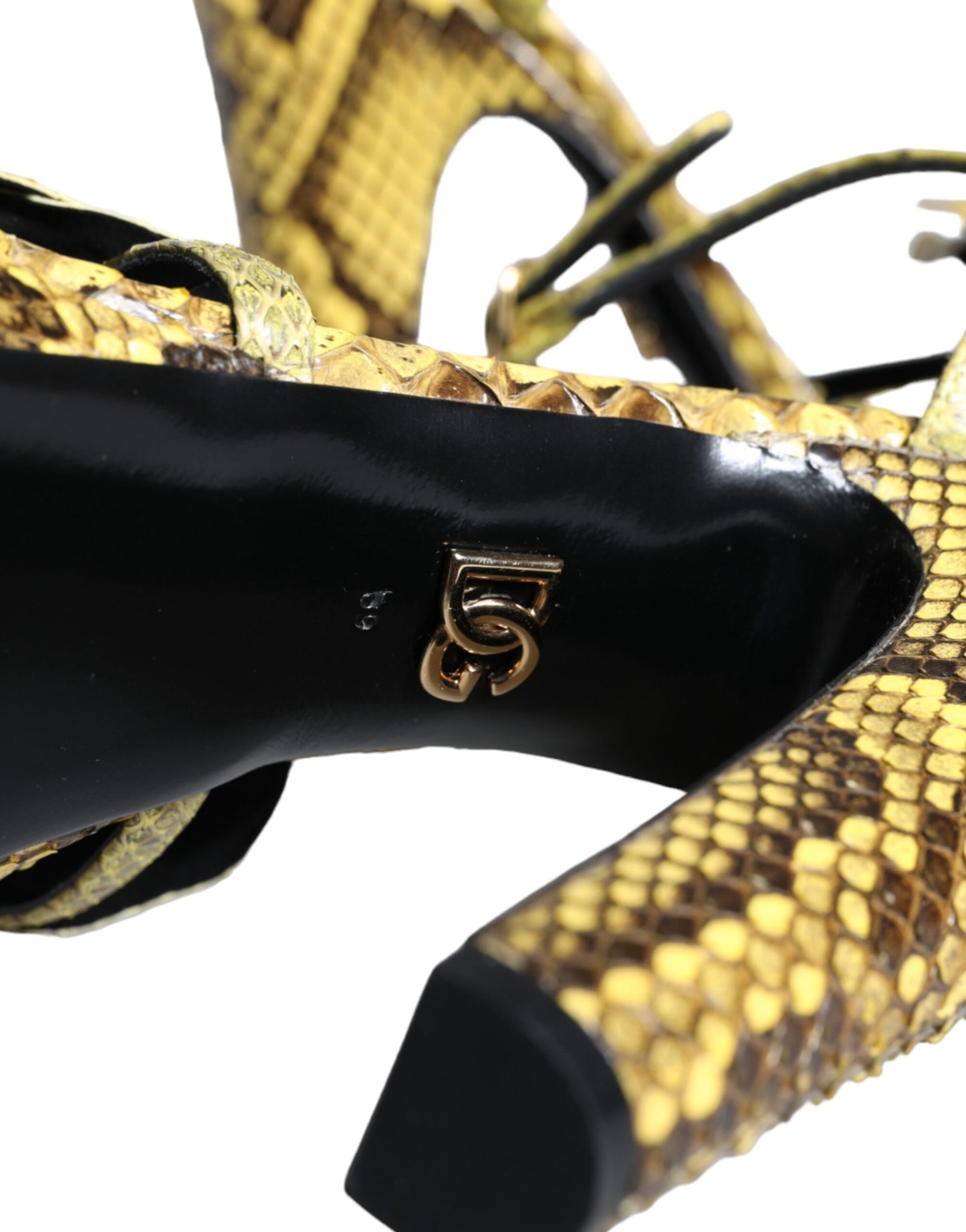 Dolce & Gabbana Sandalias de tacón con tira al tobillo de cuero exótico amarillo Zapatos