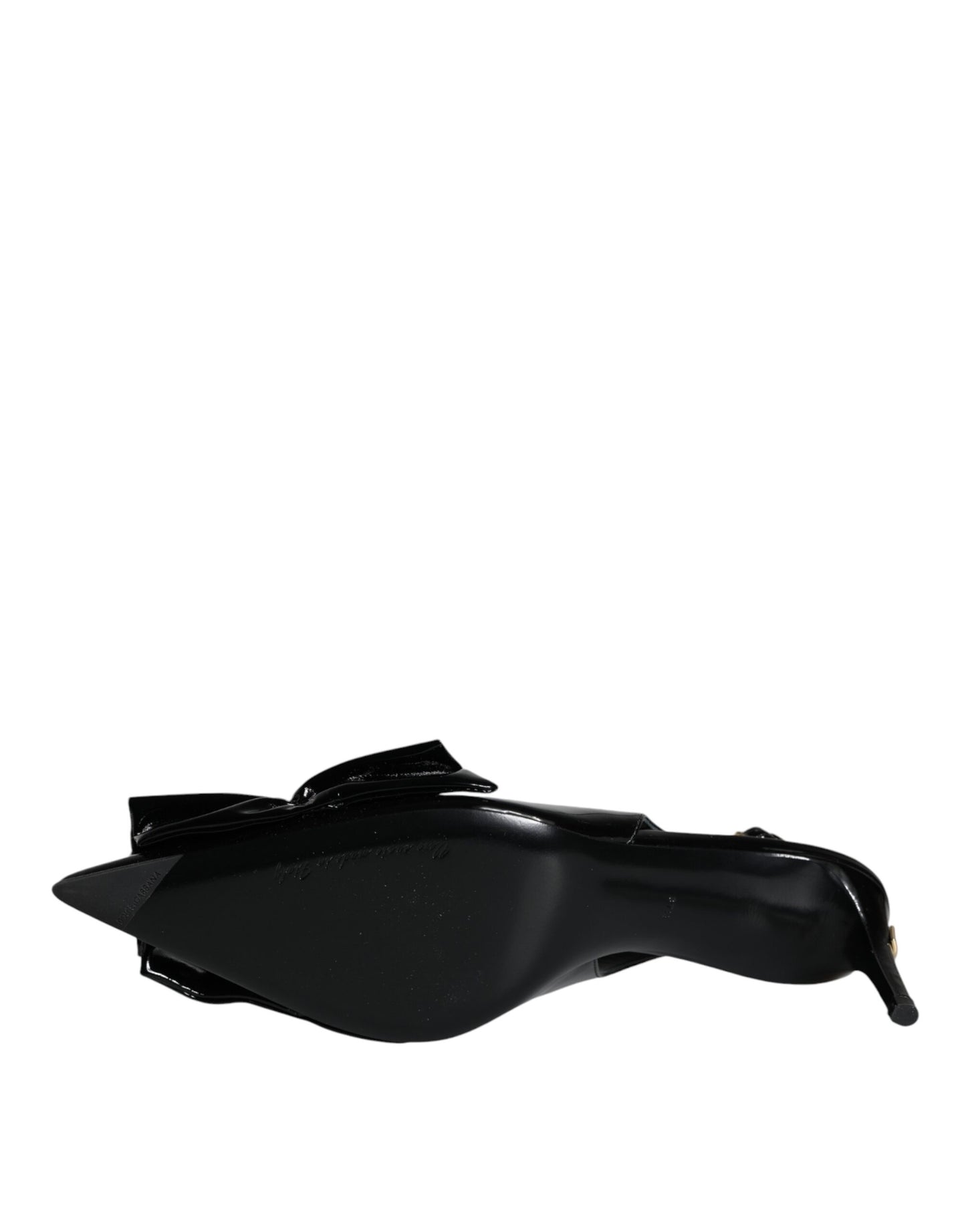 Dolce & Gabbana Zapatos de tacón de charol negro con tira trasera