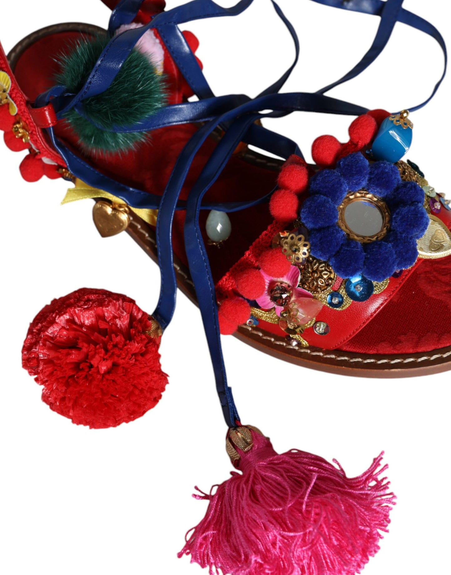 Dolce & Gabbana Sandalias cruzadas de piel con pompones multicolores Zapatos