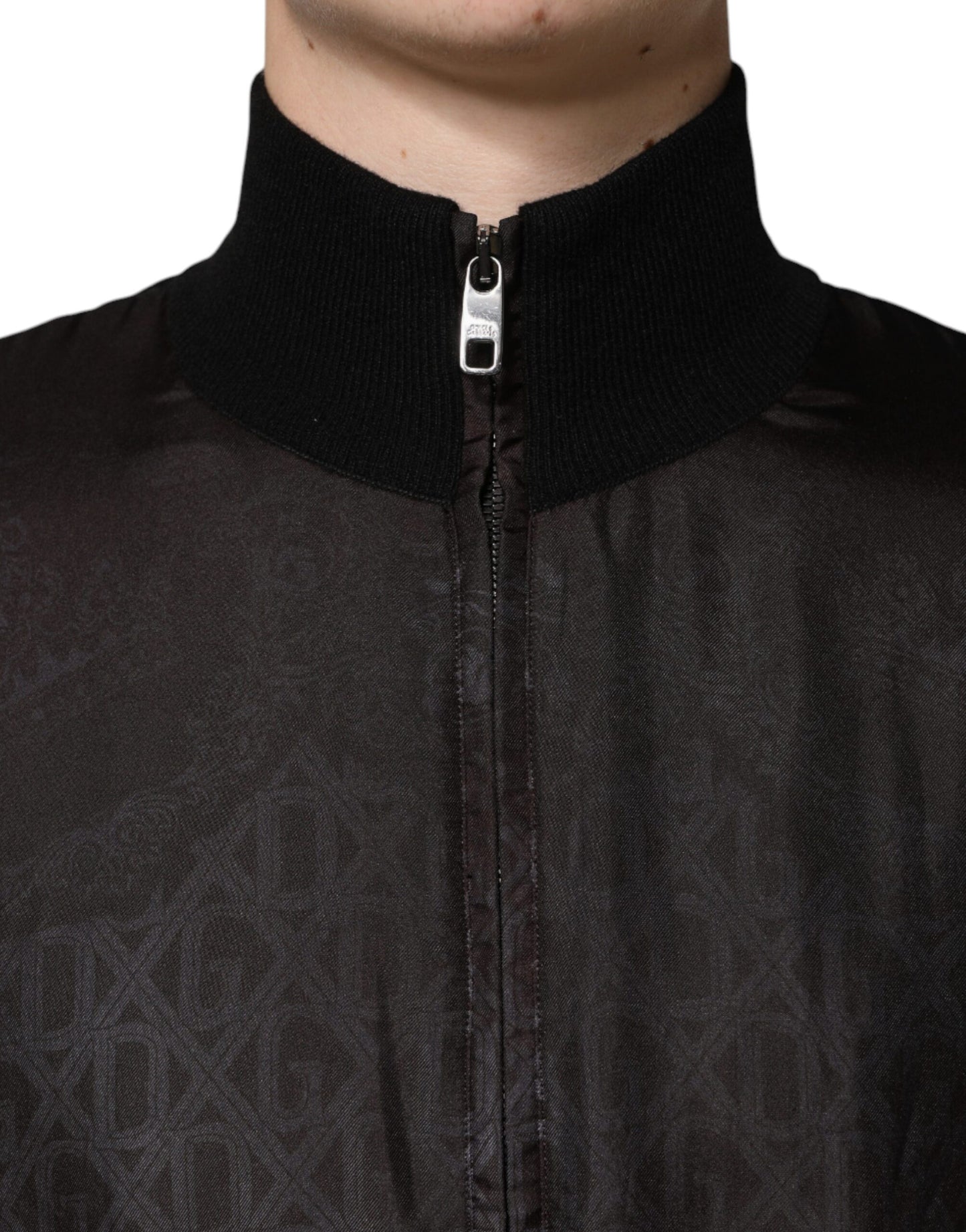 Dolce & Gabbana Chaqueta bomber negra con monograma y cremallera completa