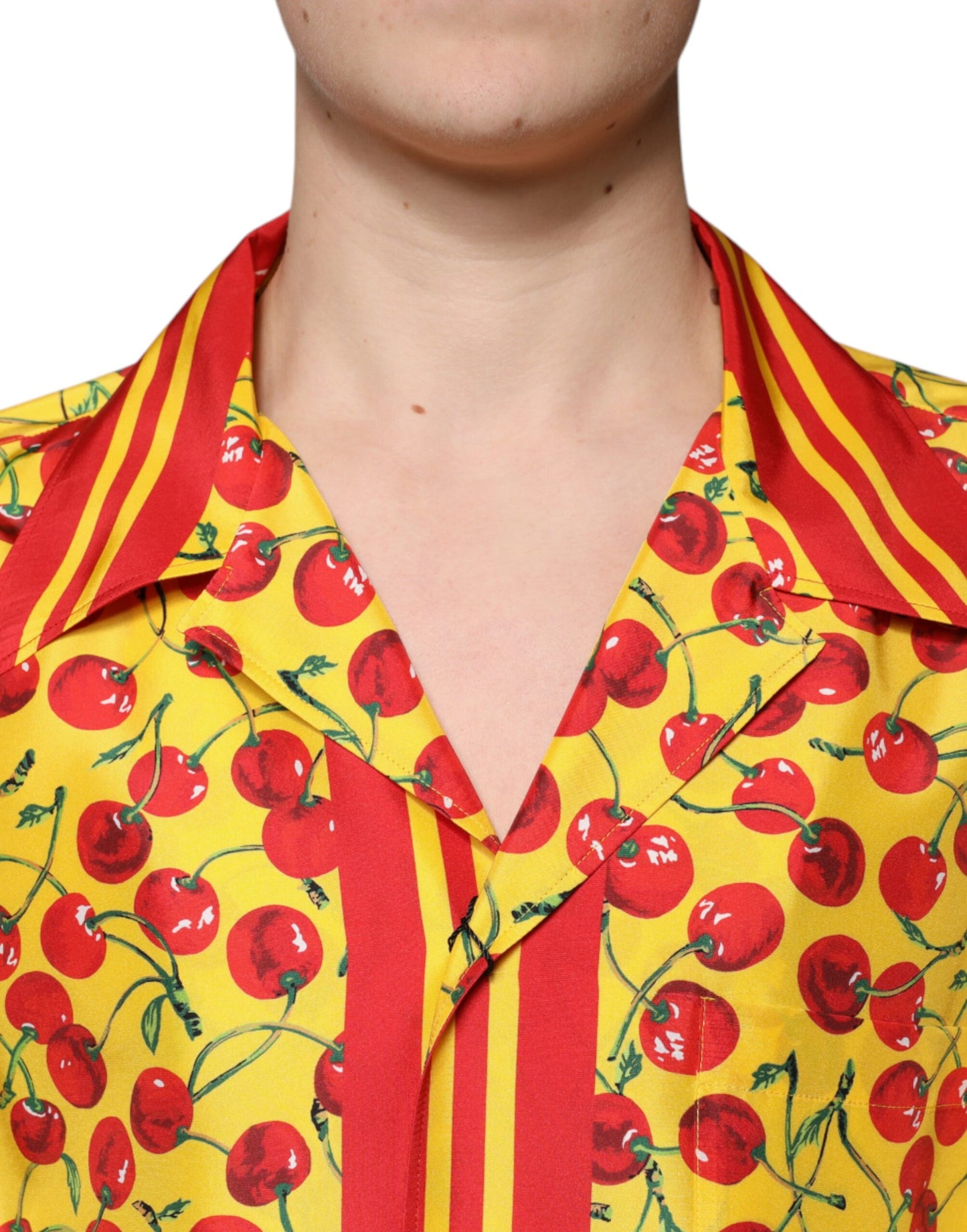 Camisa informal de seda con botones y estampado de cerezas amarillas de Dolce & Gabbana