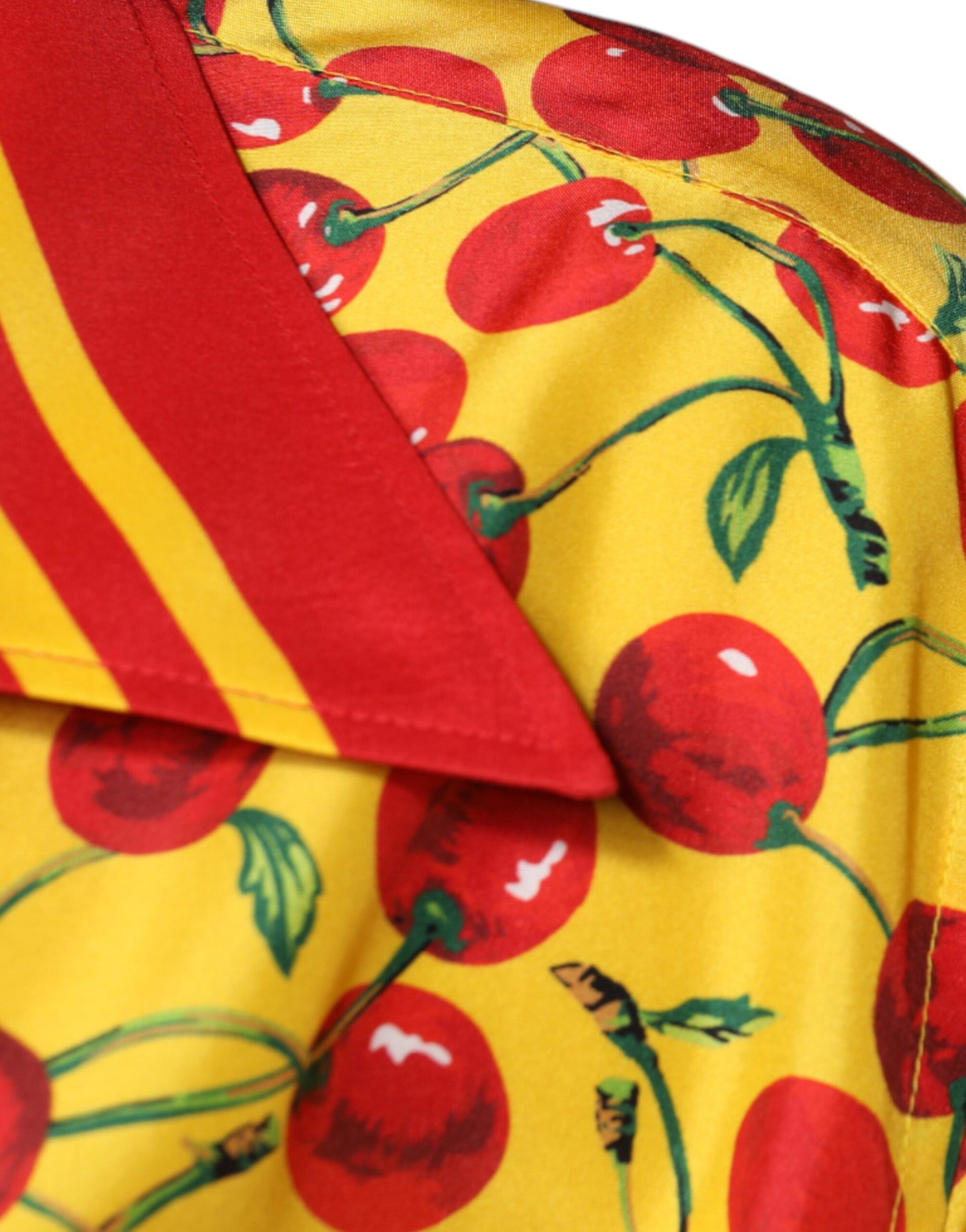 Camisa informal de seda con botones y estampado de cerezas amarillas de Dolce & Gabbana