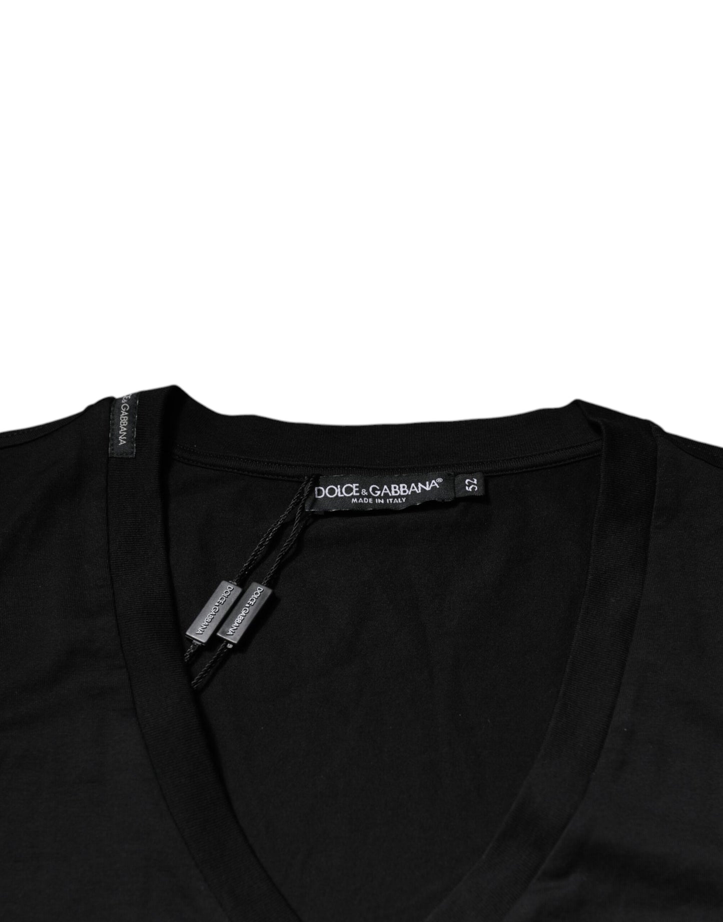 Camiseta de manga corta con cuello en V y logotipo de algodón negro de Dolce & Gabbana