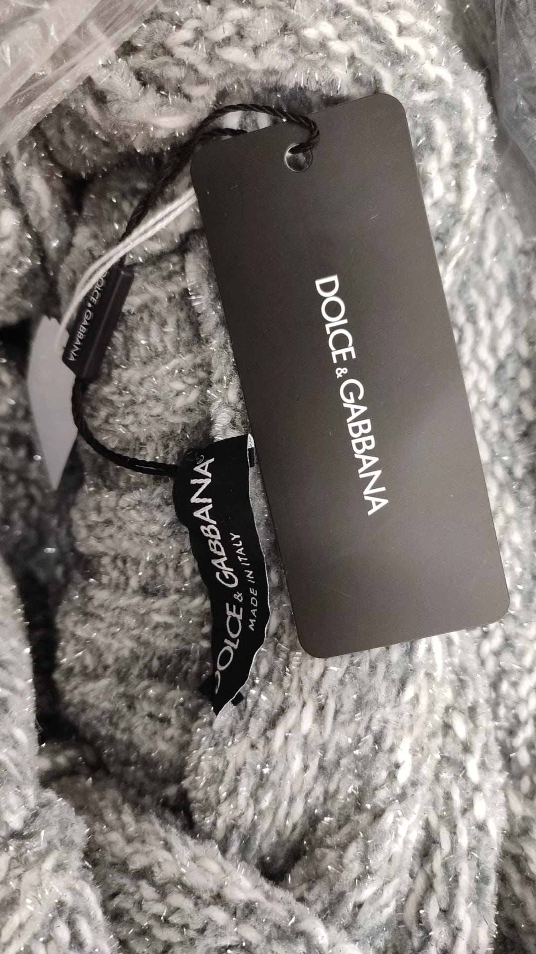 Jersey elegante de cuello alto en mezcla de cachemira gris de Dolce & Gabbana