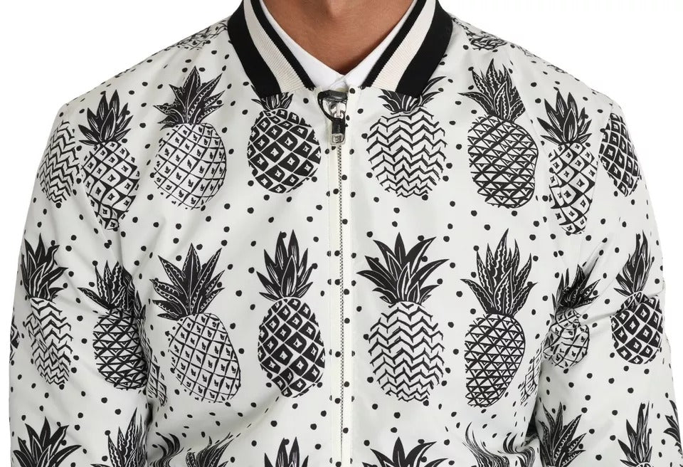Chaqueta bomber con estampado de piña en blanco y negro de Dolce & Gabbana