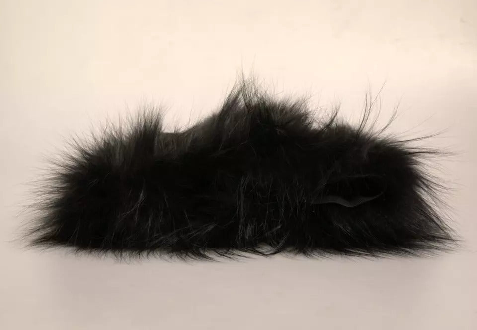 Bufanda chal cruzada con cuello de hombro de piel negra de Dolce & Gabbana