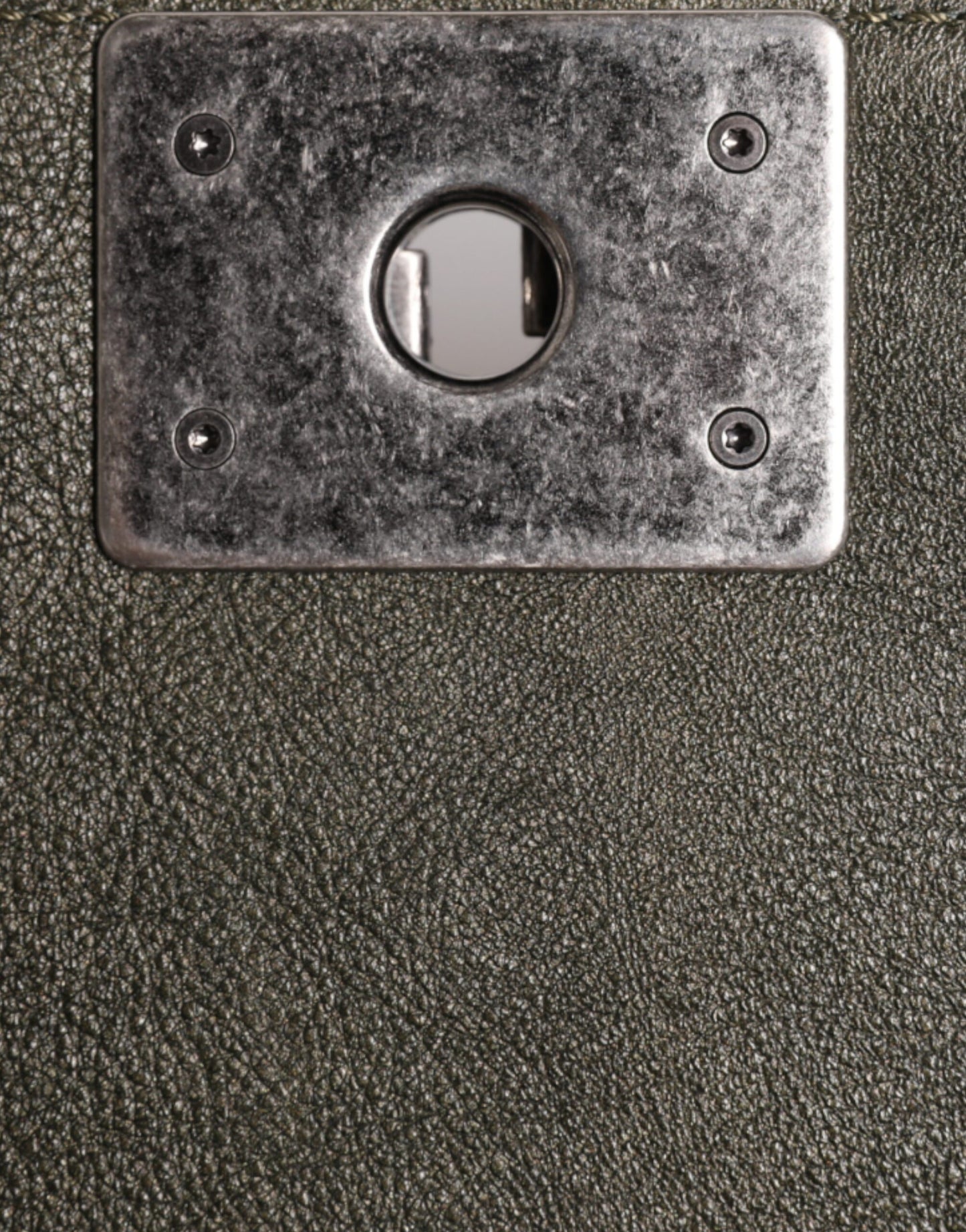 Bolso de hombro Chanel de piel verde oscuro y metal gris
