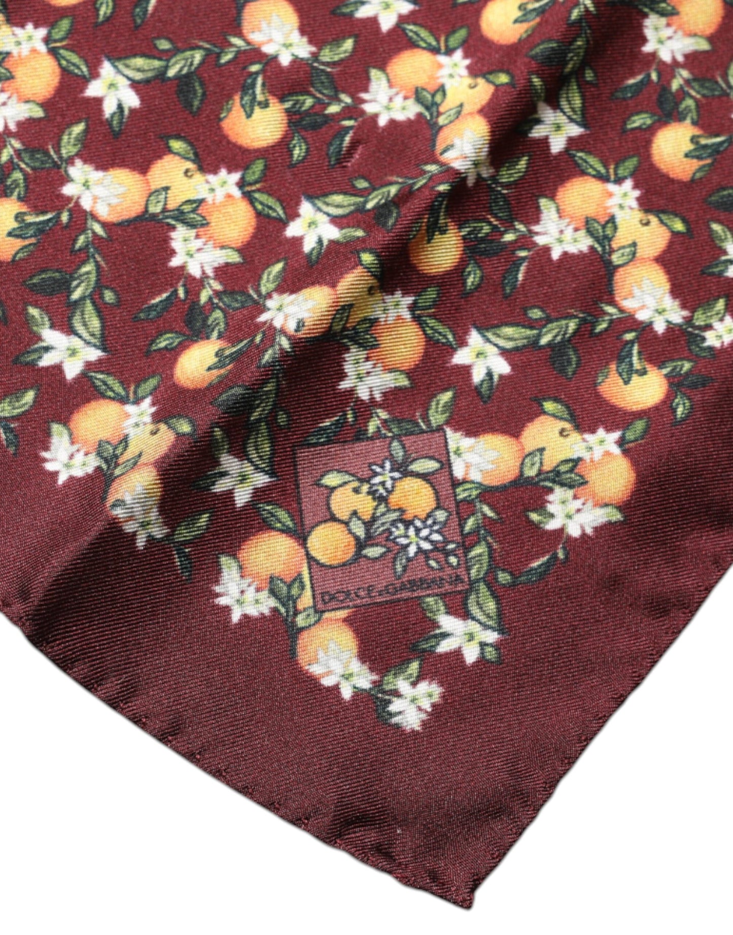 Dolce & Gabbana Maroon Oranges Silk Square Handkerchief Scarf – par Dolce & Gabbana | Disponible sur Sandy Store ByNet