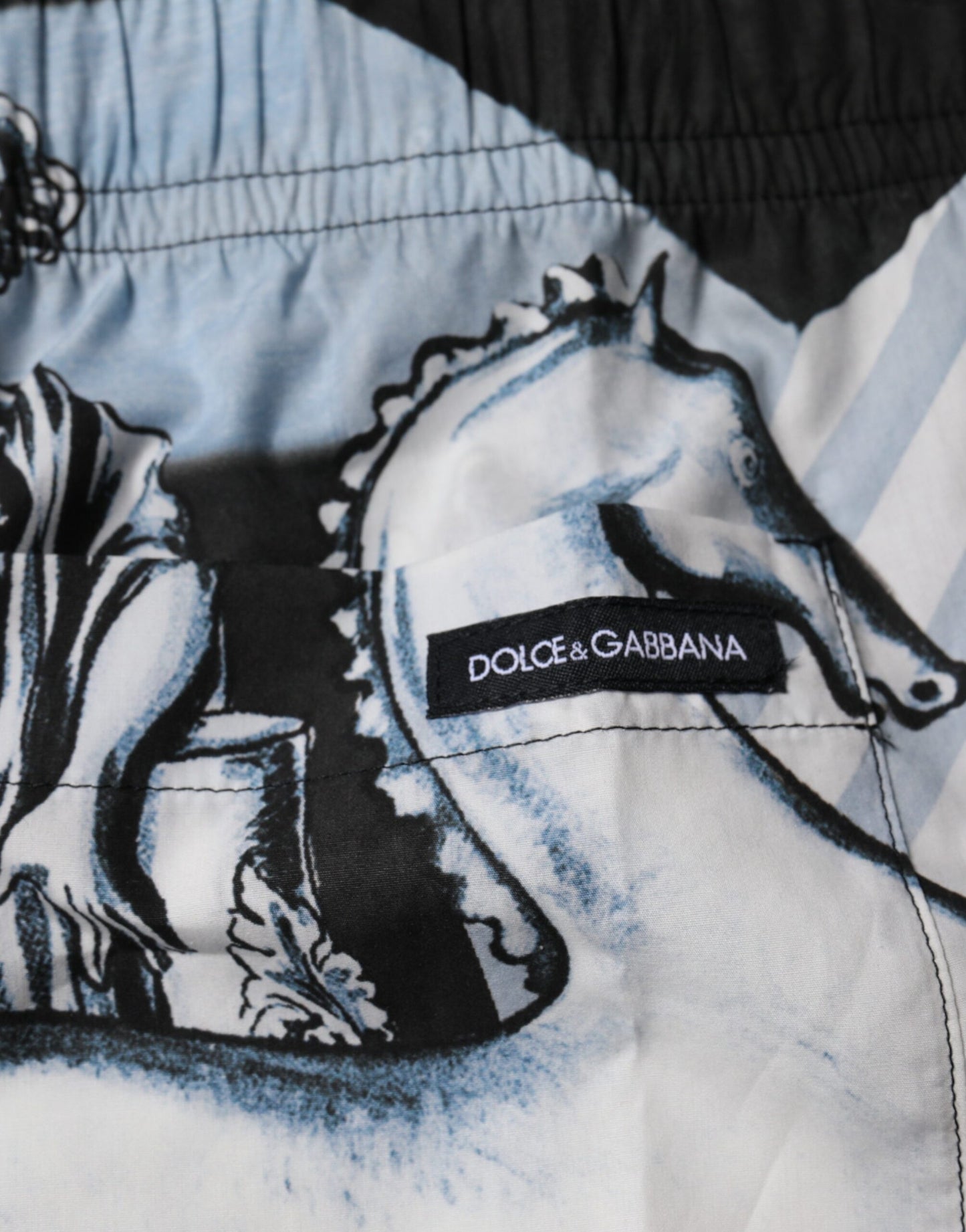 Dolce & Gabbana Blue Statue Print Cotton Mens Shorts – IT58 | XXL par Dolce & Gabbana | Disponible sur Sandy Store ByNet