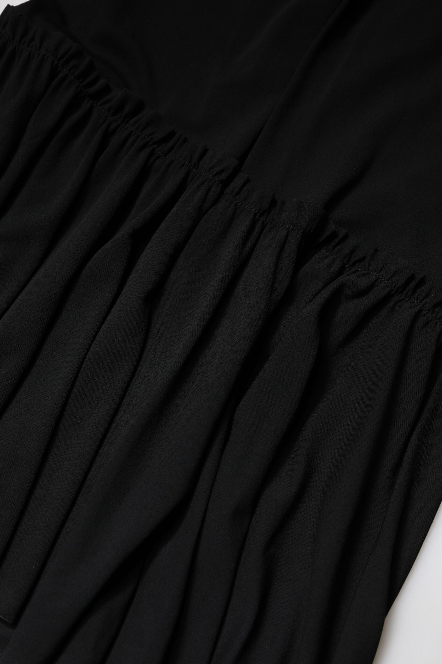 Falda midi de cintura alta con corte sirena en negro de Dolce & Gabbana