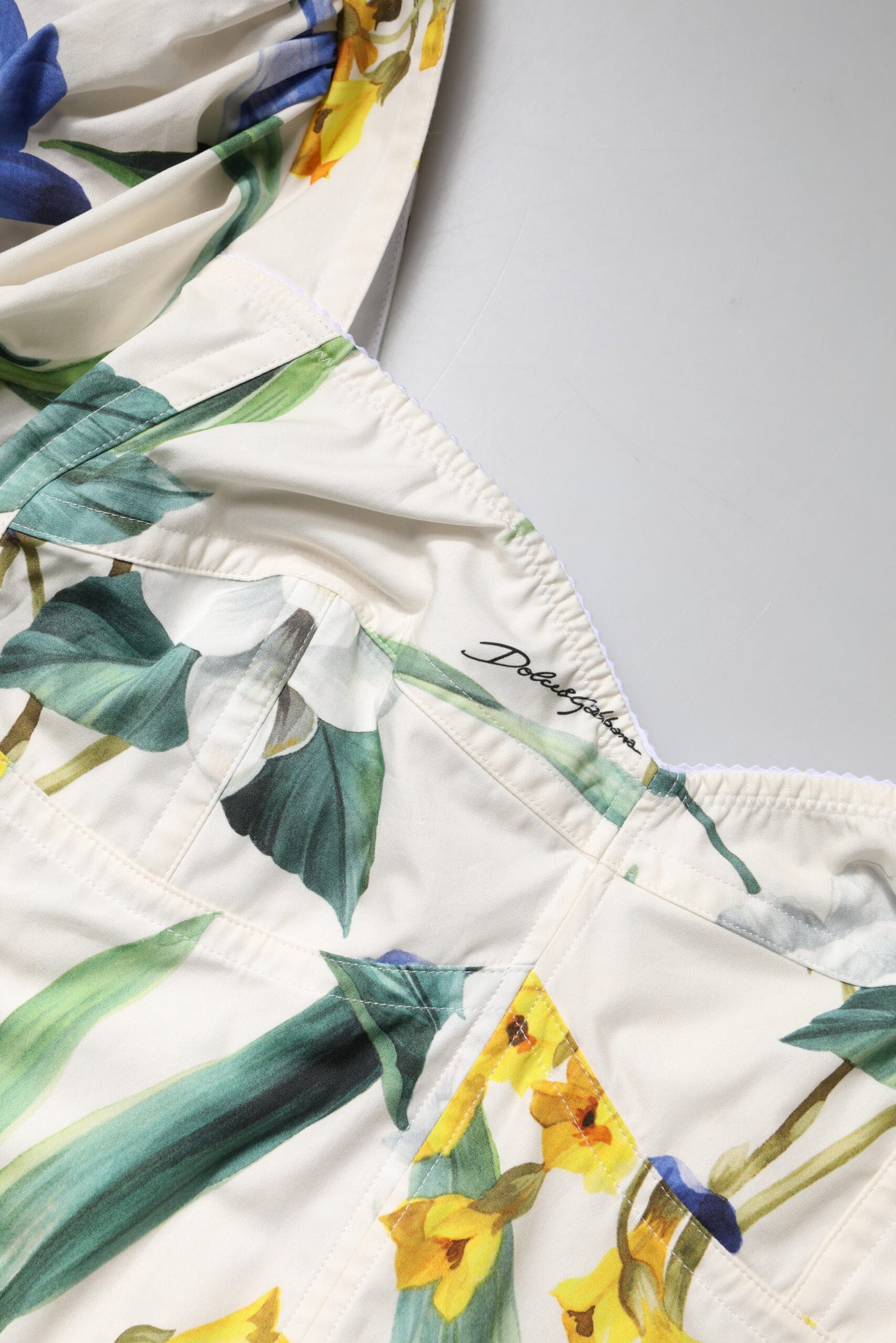 Blusa corta con mangas abullonadas y estampado floral blanco de Dolce & Gabbana