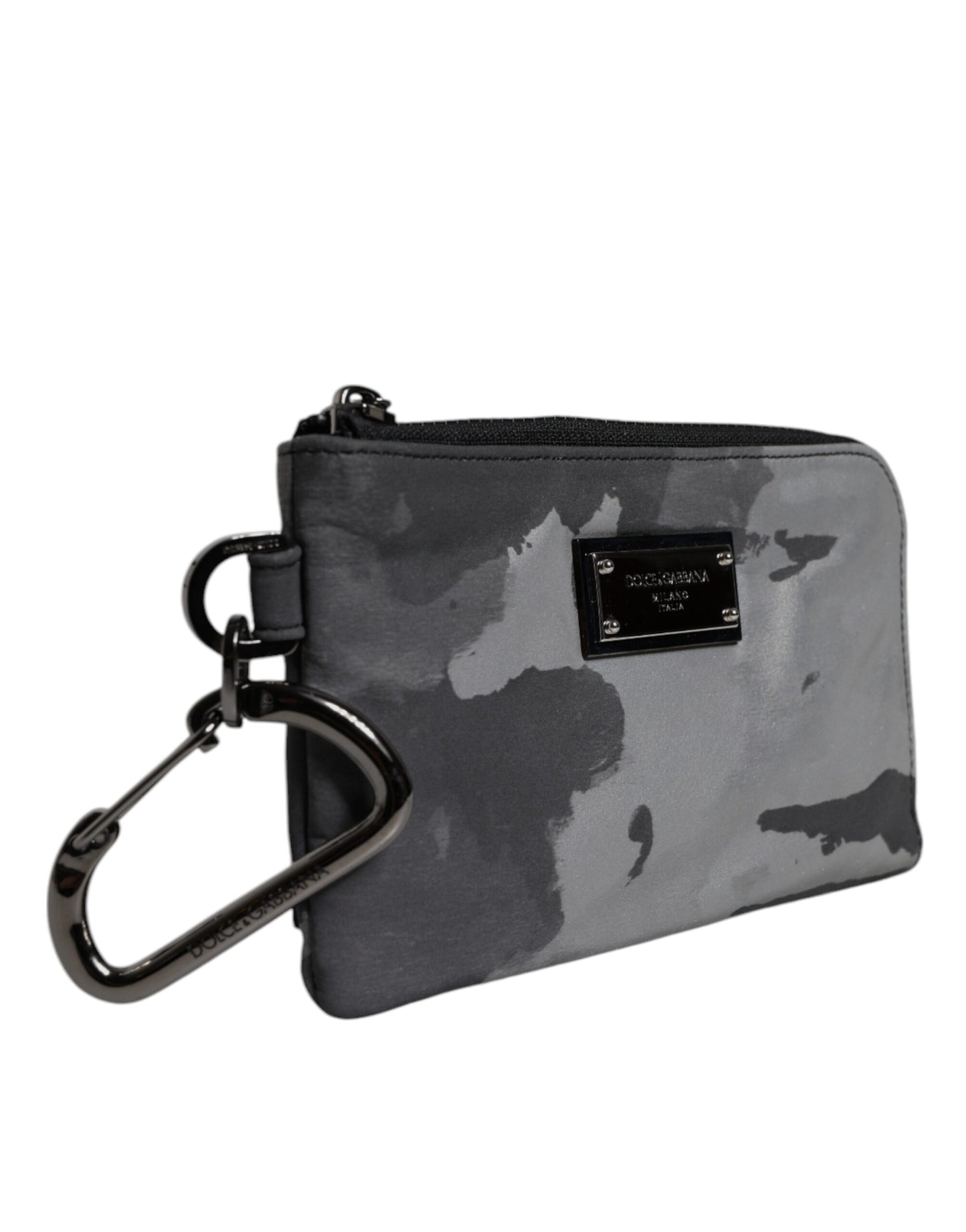 Bolso con llavero y placa con el logotipo de camuflaje en negro y gris de Dolce & Gabbana