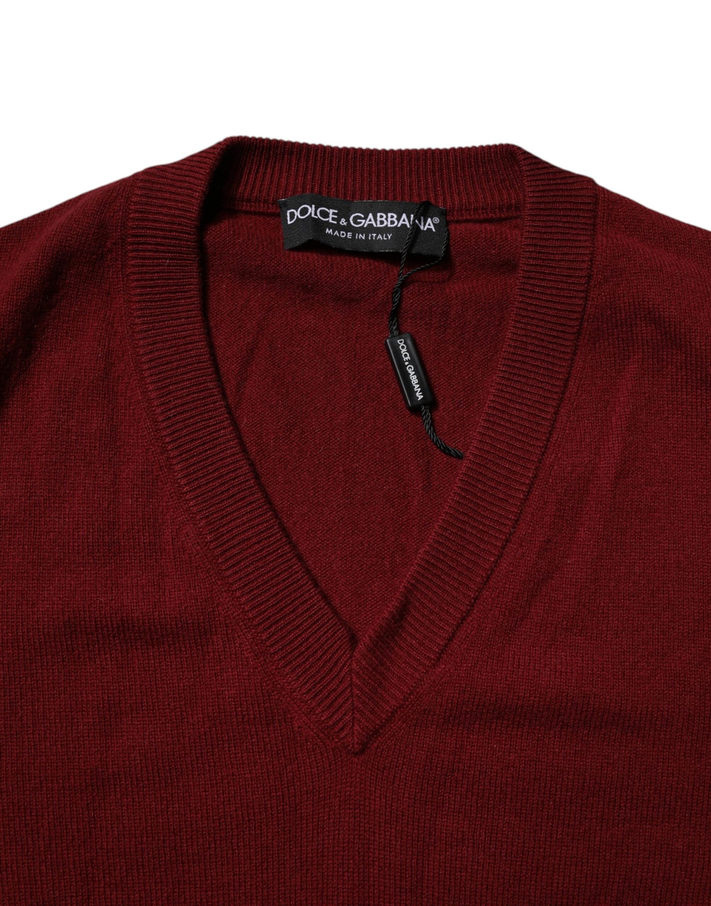 Suéter Dolce & Gabbana de cachemira granate con cuello en V para hombre
