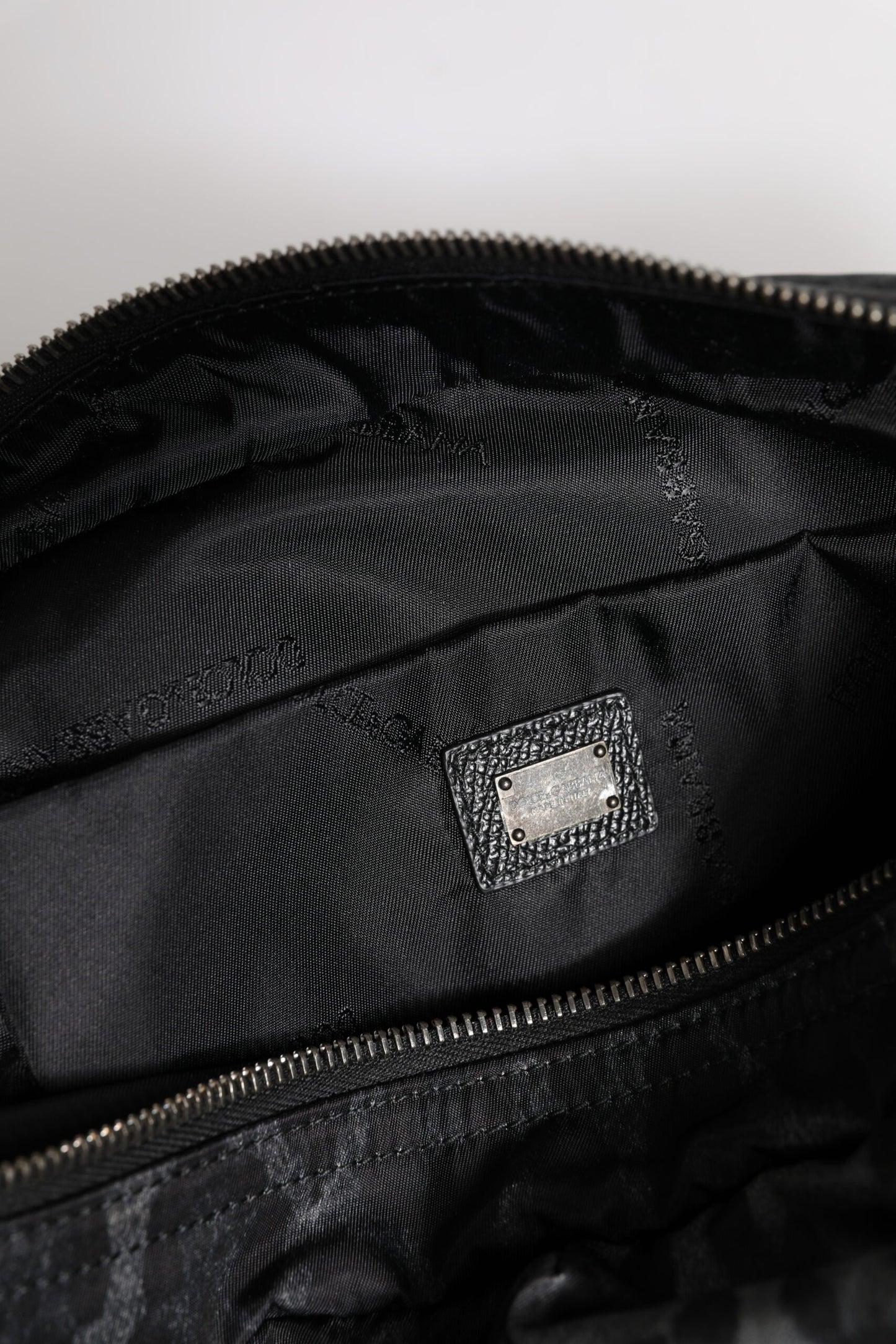 Riñonera Dolce & Gabbana con cinturón y logo DG de leopardo en negro y gris