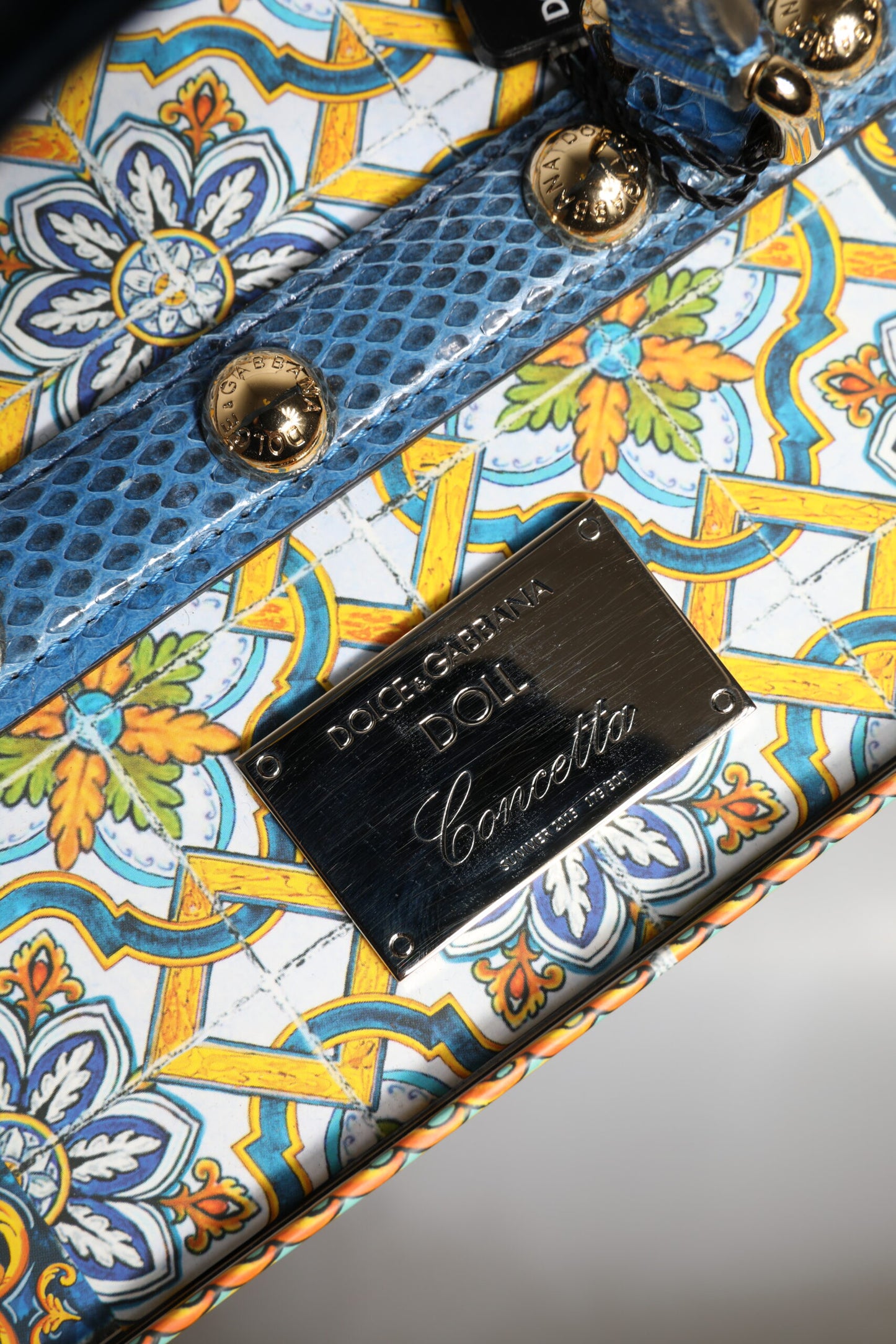 Poupées Dolce & Gabbana en céramique, porcelaine, cuir et robe noire
