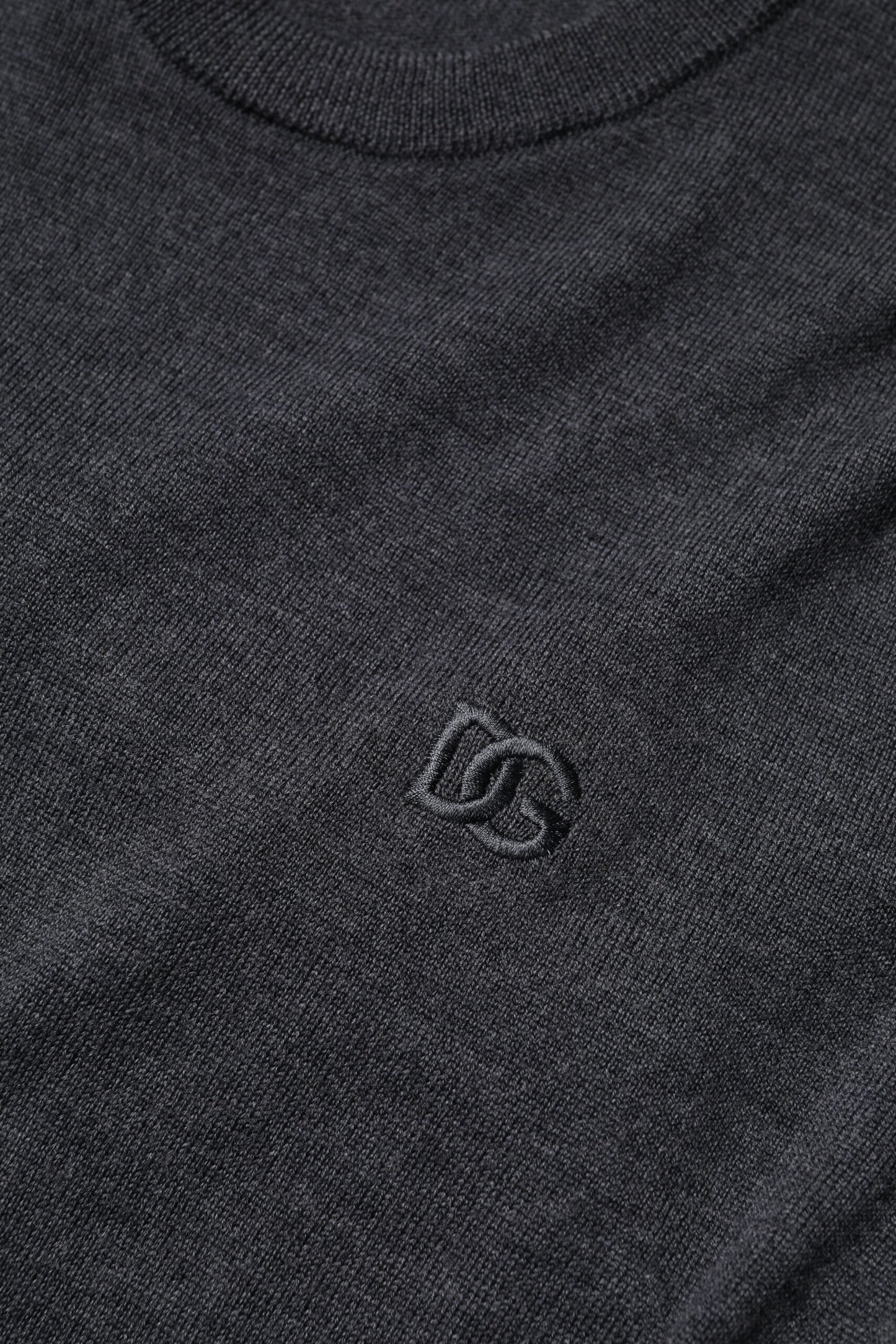 Suéter de punto con logotipo de lana gris de Dolce & Gabbana para hombre
