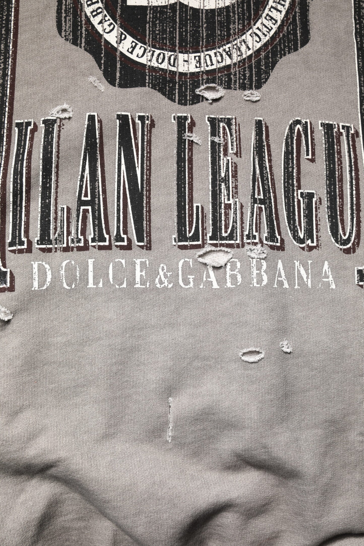 Suéter de cuello redondo con estampado de logotipo gris de Dolce & Gabbana
