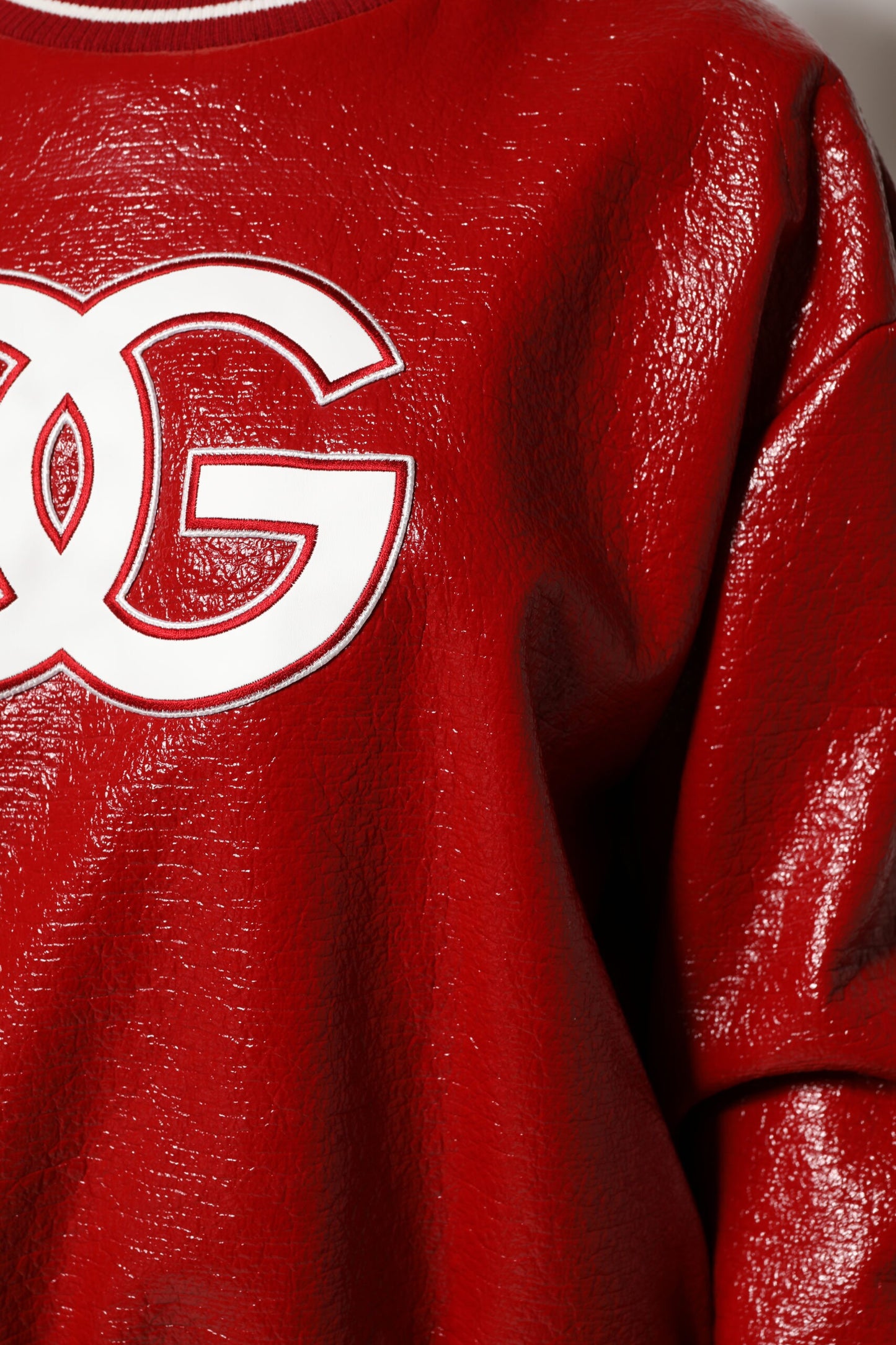 Suéter de lana roja con bordado del logotipo de Dolce & Gabbana