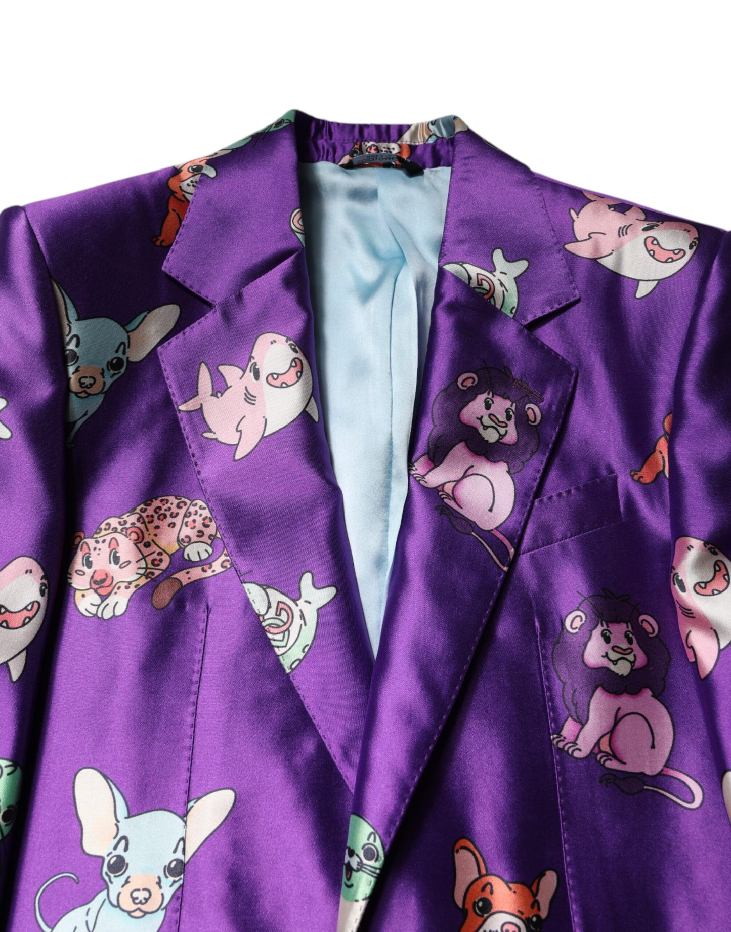 Traje de tres piezas con estampado animal de seda morado de Dolce & Gabbana
