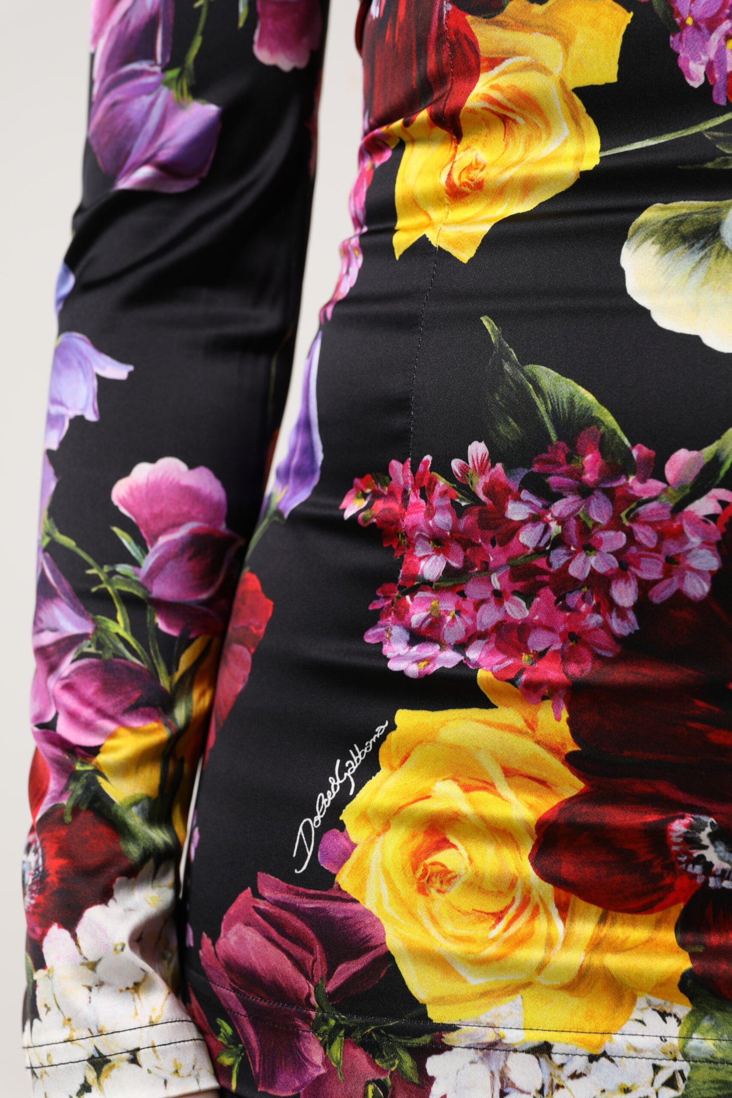 Blusa de manga larga con ortensias multicolor de Dolce & Gabbana