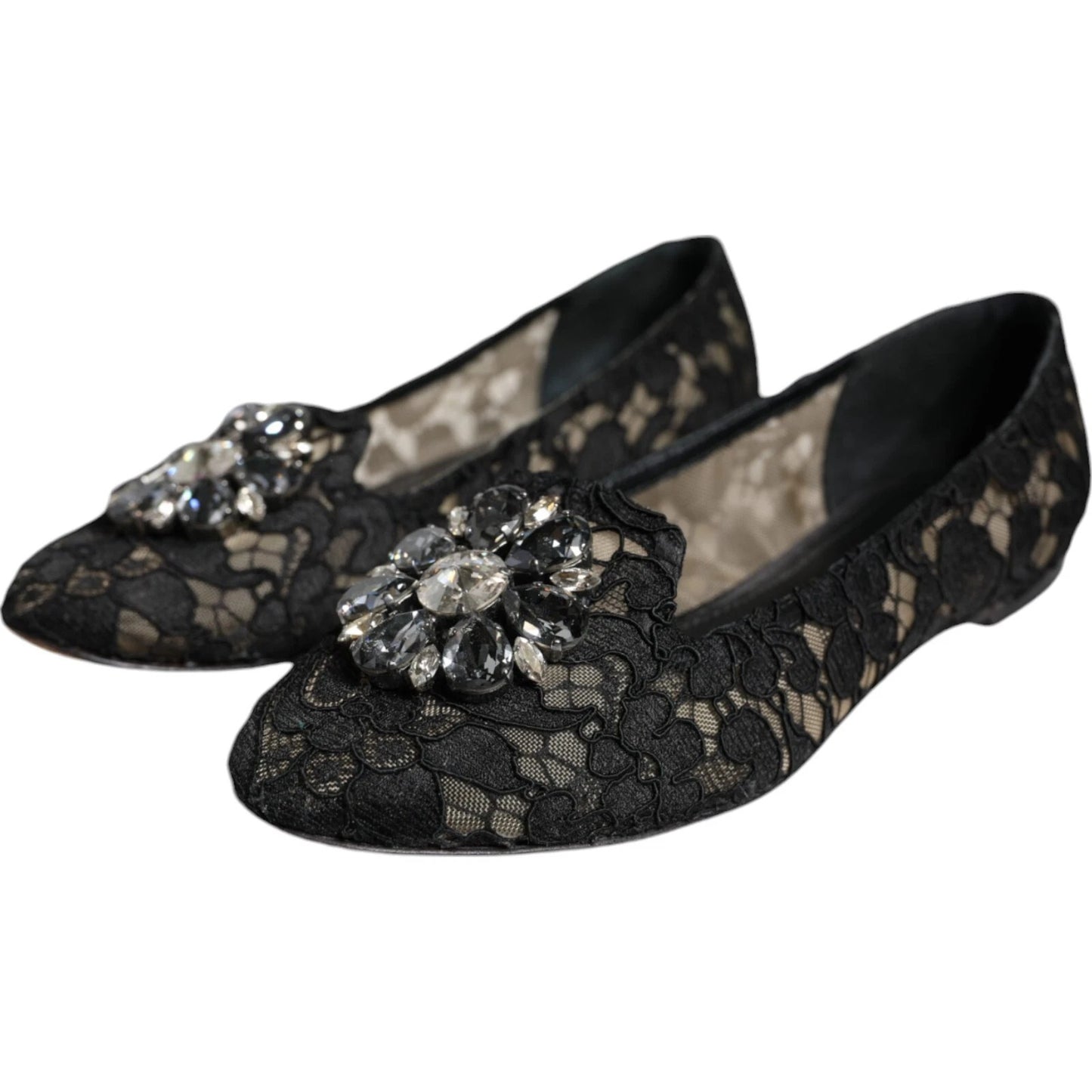 Bailarinas Dolce & Gabbana con encaje negro y cristales, estilo mocasín