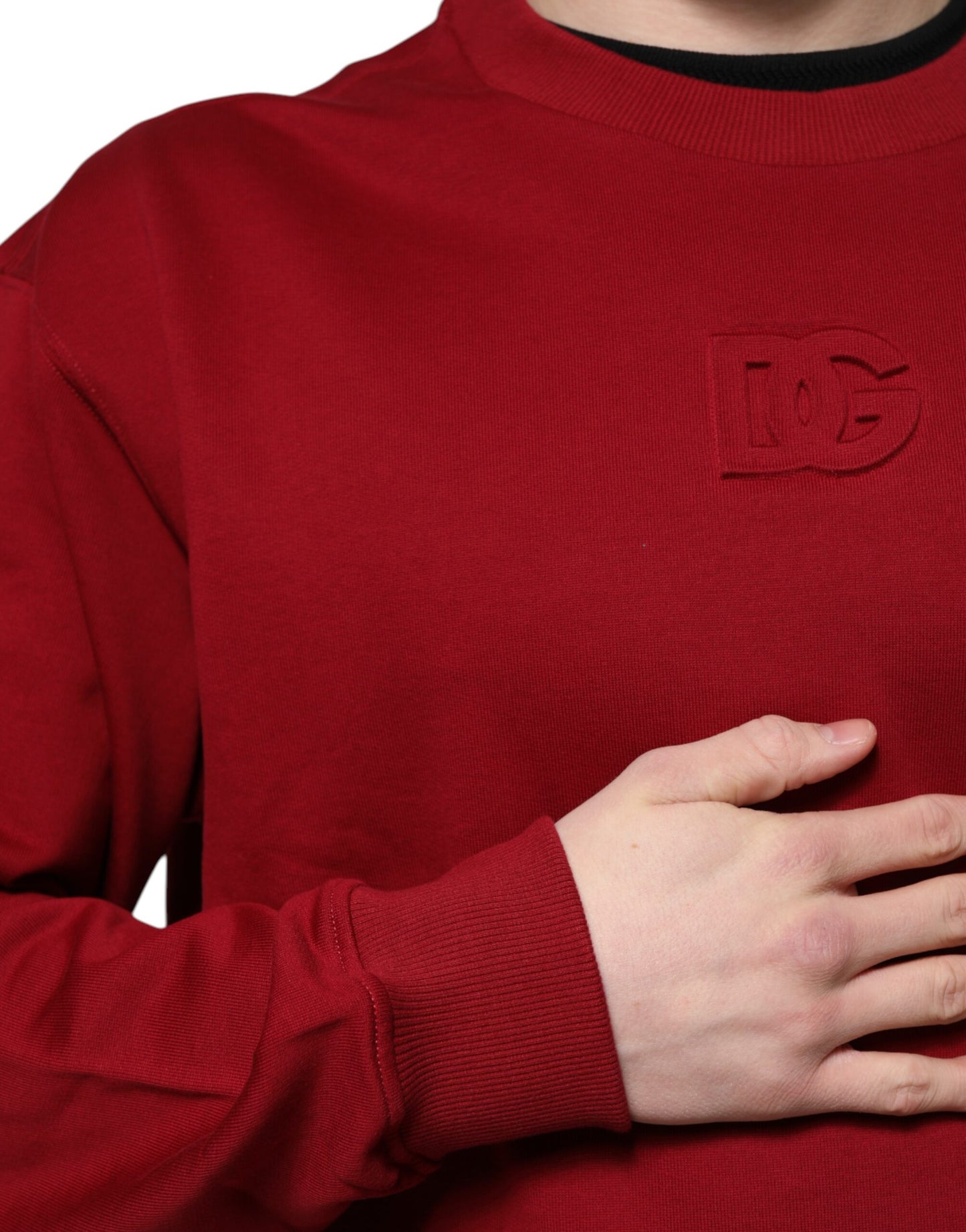 Suéter de cuello redondo de algodón con logotipo rojo en relieve de Dolce & Gabbana