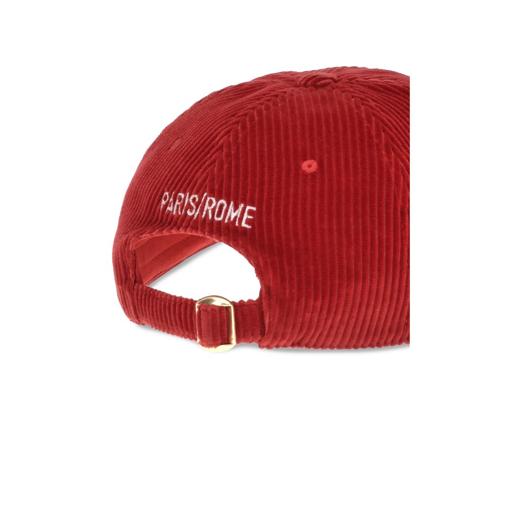 Valentino Garavani en la gorra de béisbol Valentino