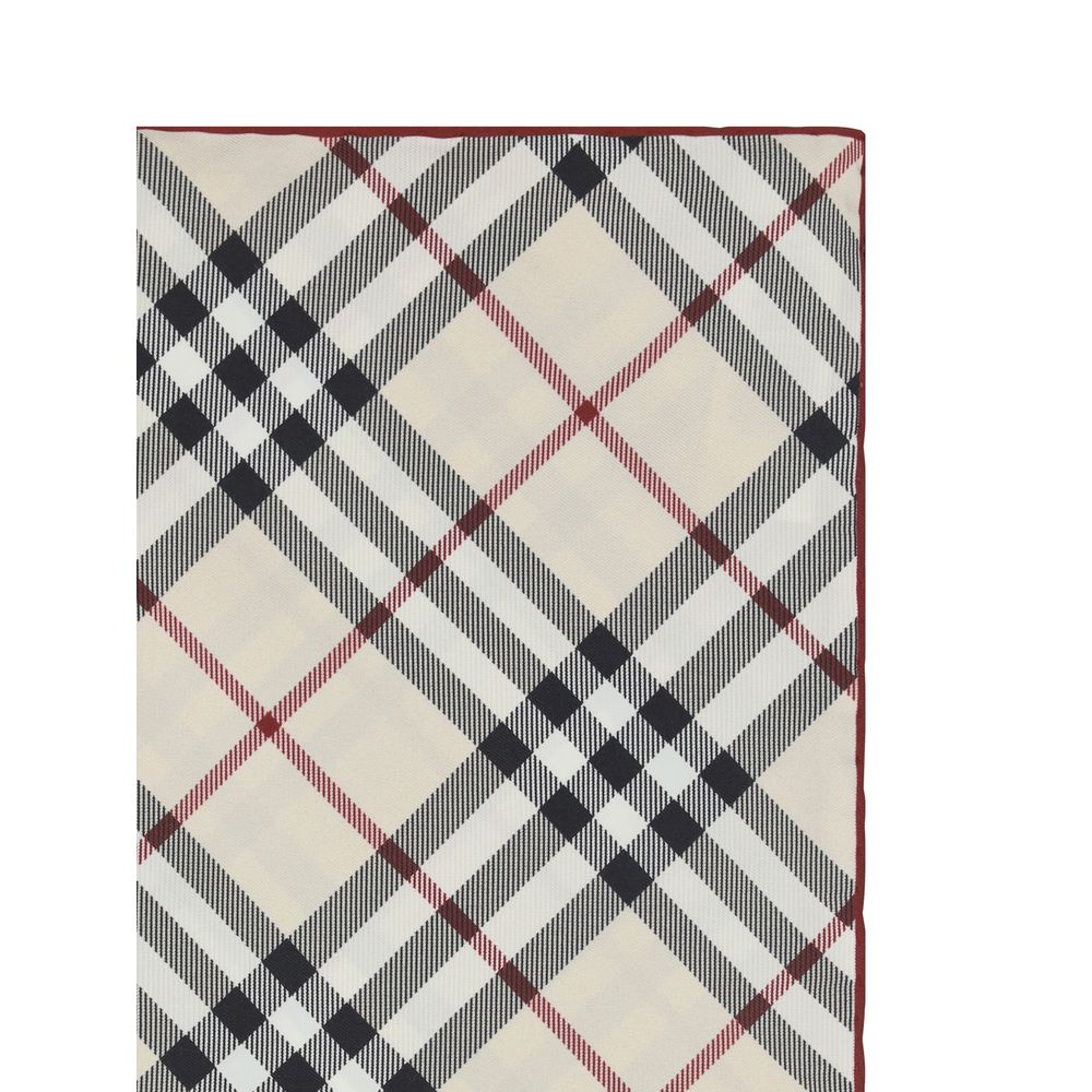 Burberry Scarf – par Burberry | Disponible sur Sandy Store ByNet